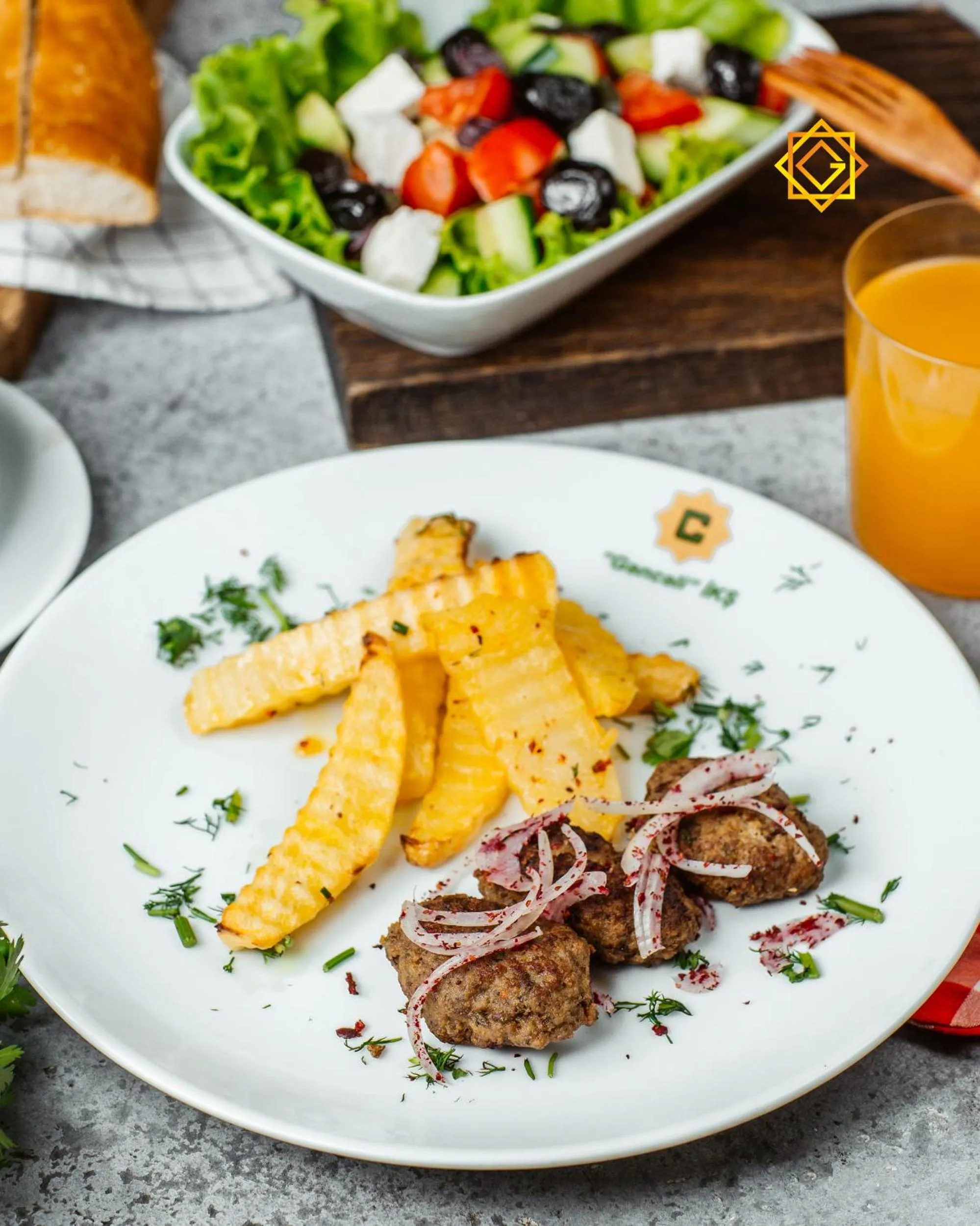 Food in Ganjali Plaza Hotel