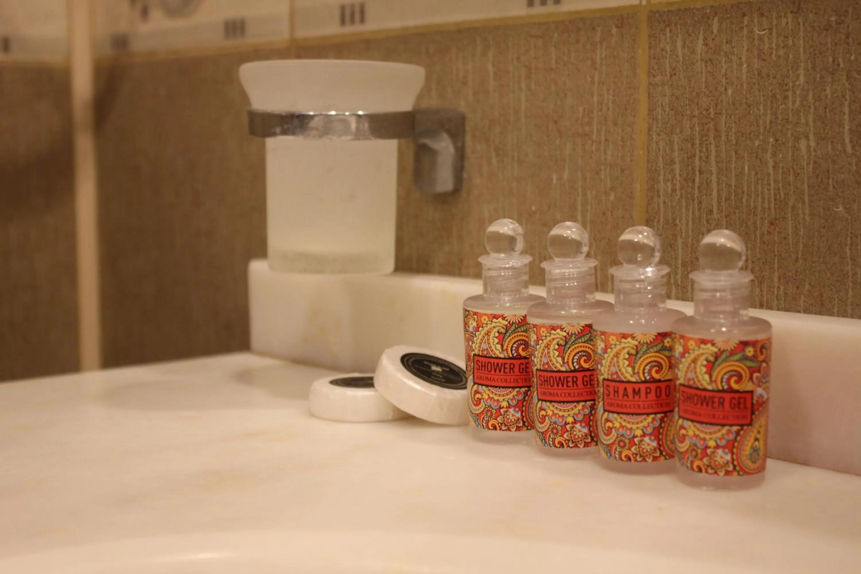 Bathroom in Ganjali Plaza Hotel