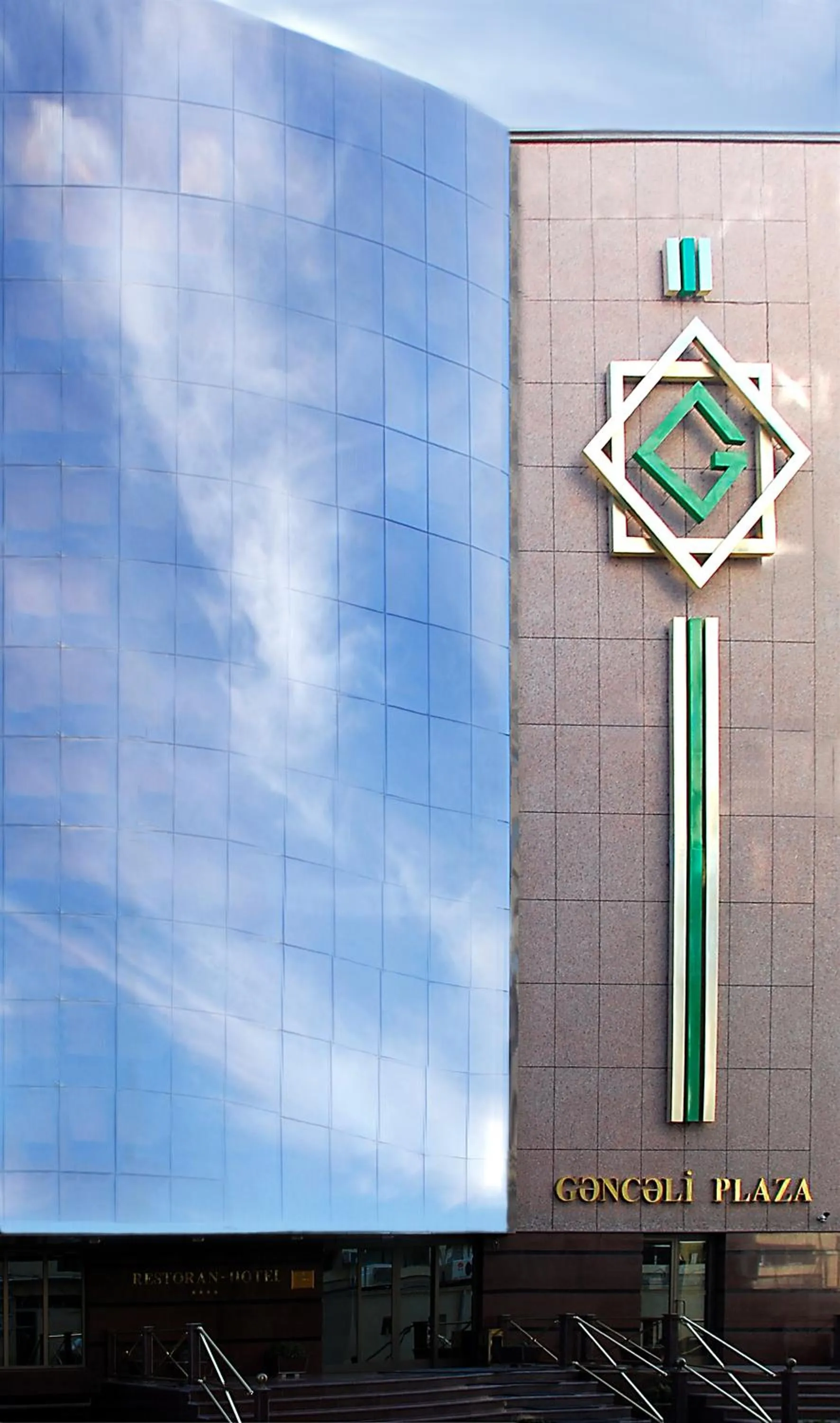Facade/entrance in Ganjali Plaza Hotel