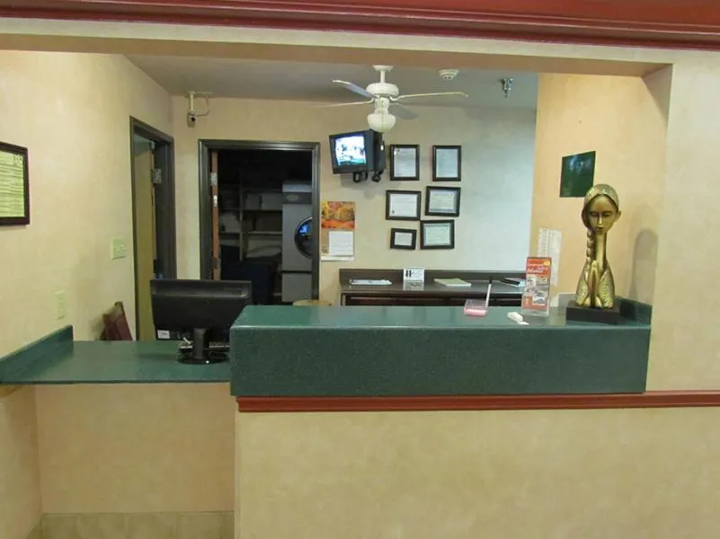 Lobby or reception in Western Inn & Suites Hampton