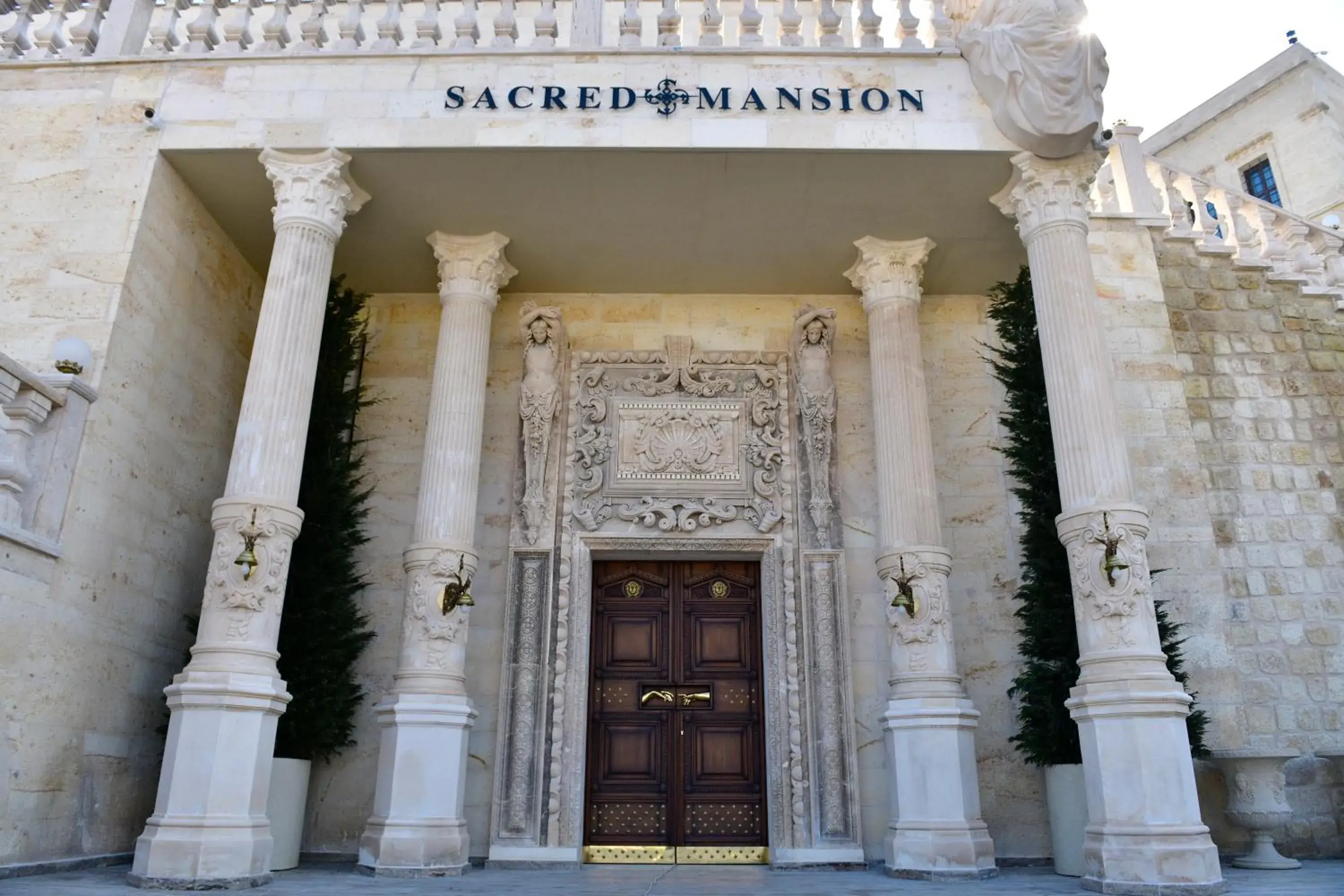 Facade/entrance in Sacred Mansion Facade/entrance in Sacred Mansion