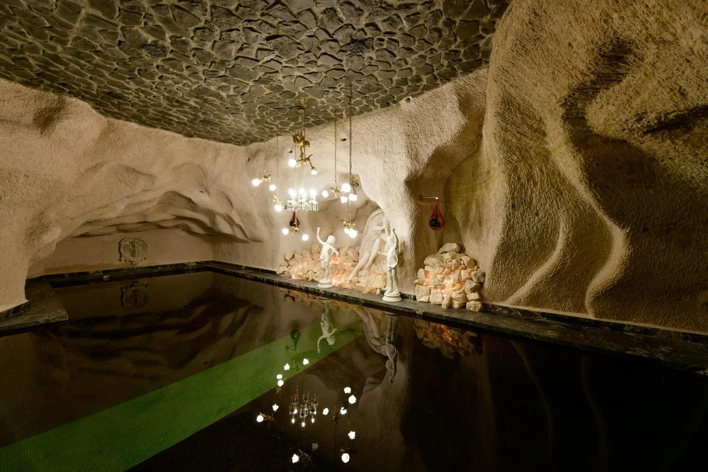 Swimming pool in Sacred Mansion