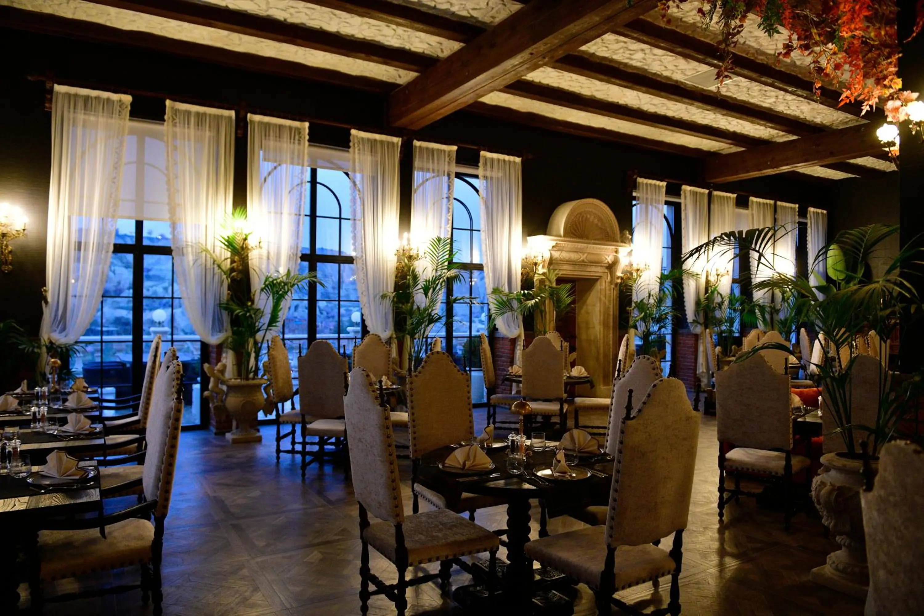 Restaurant/places to eat in Sacred Mansion