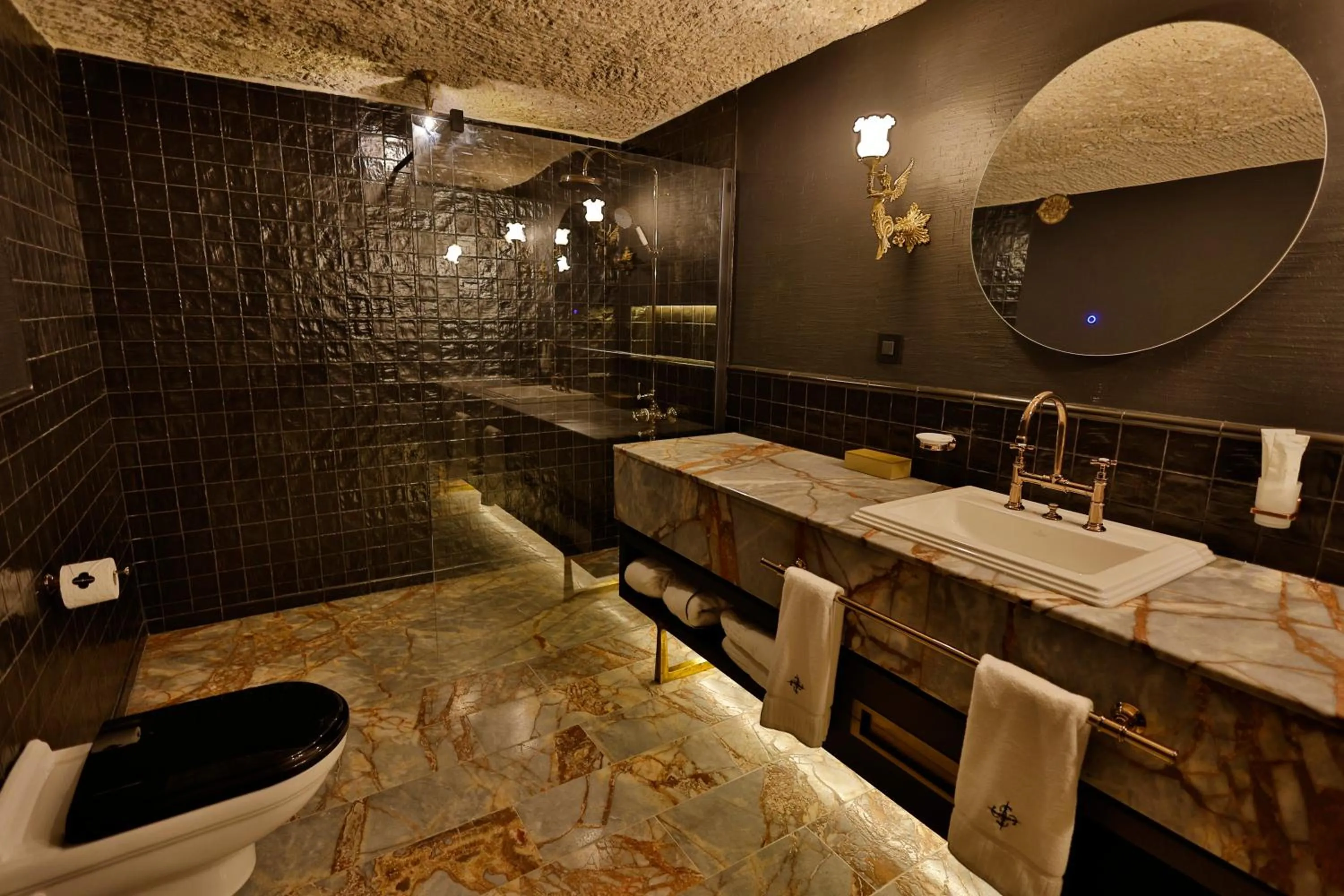 Toilet in Sacred Mansion