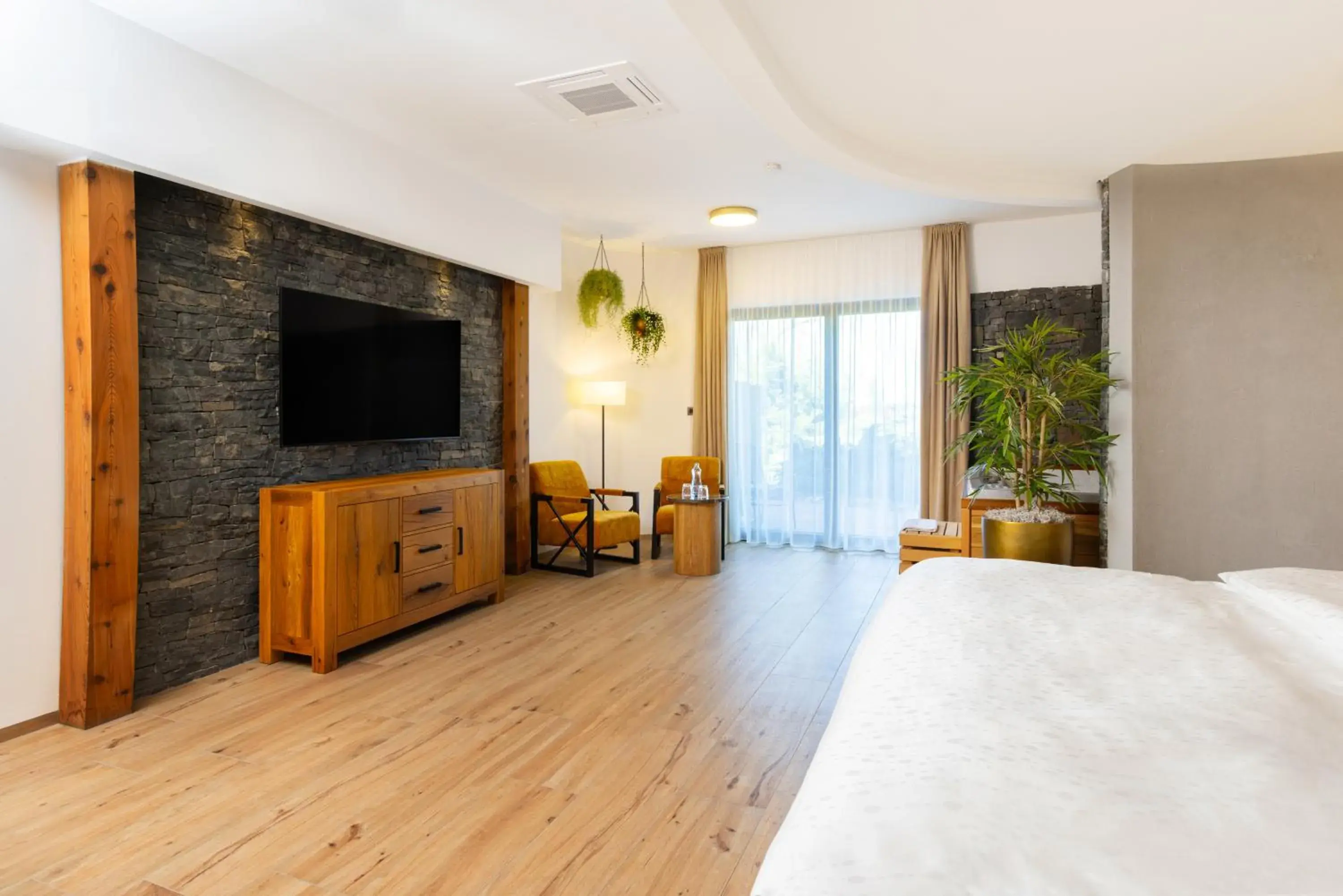 Deluxe Suite with Spa Bath and Sauna in Golf & Spa Kunětická Hora Deluxe Suite with Spa Bath and Sauna in Golf & Spa Kunětická Hora