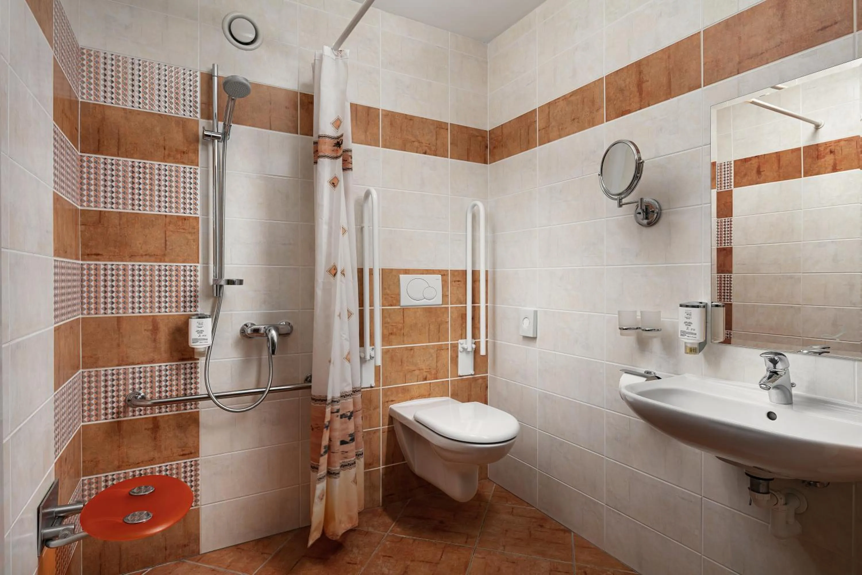 Shower in Golf & Spa Kunětická Hora