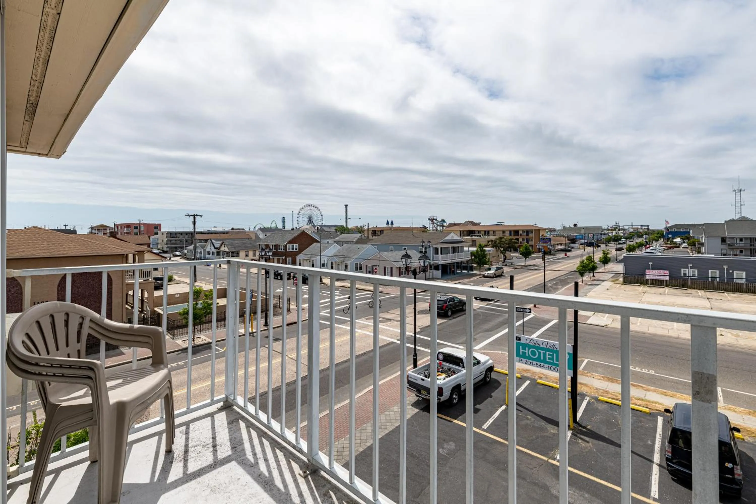 Balcony/Terrace in Hotel Charlee Villas Beach Hotel Oceanblock