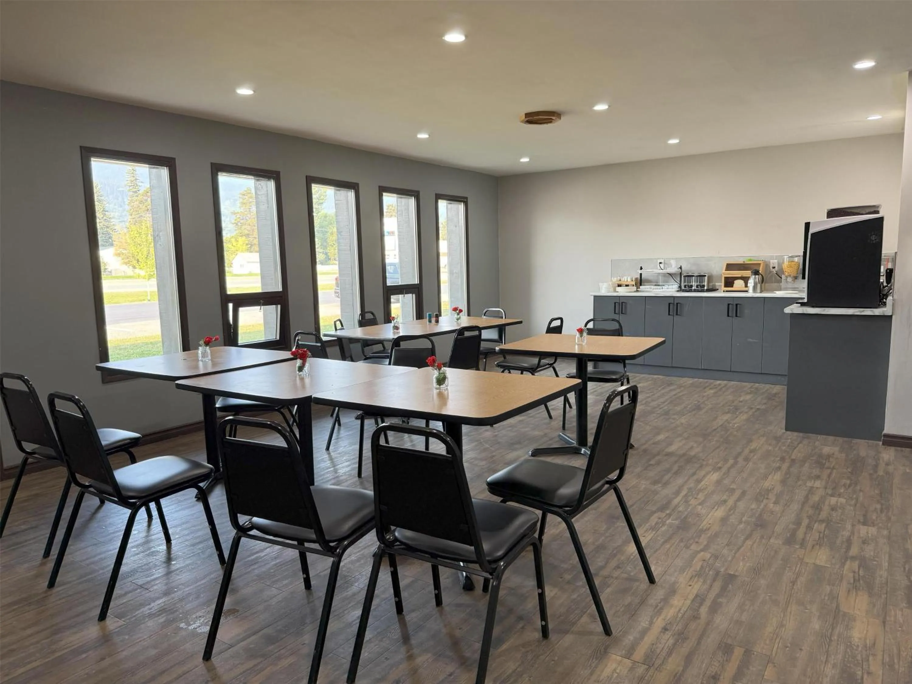 Breakfast in SureStay by Best Western Smithers