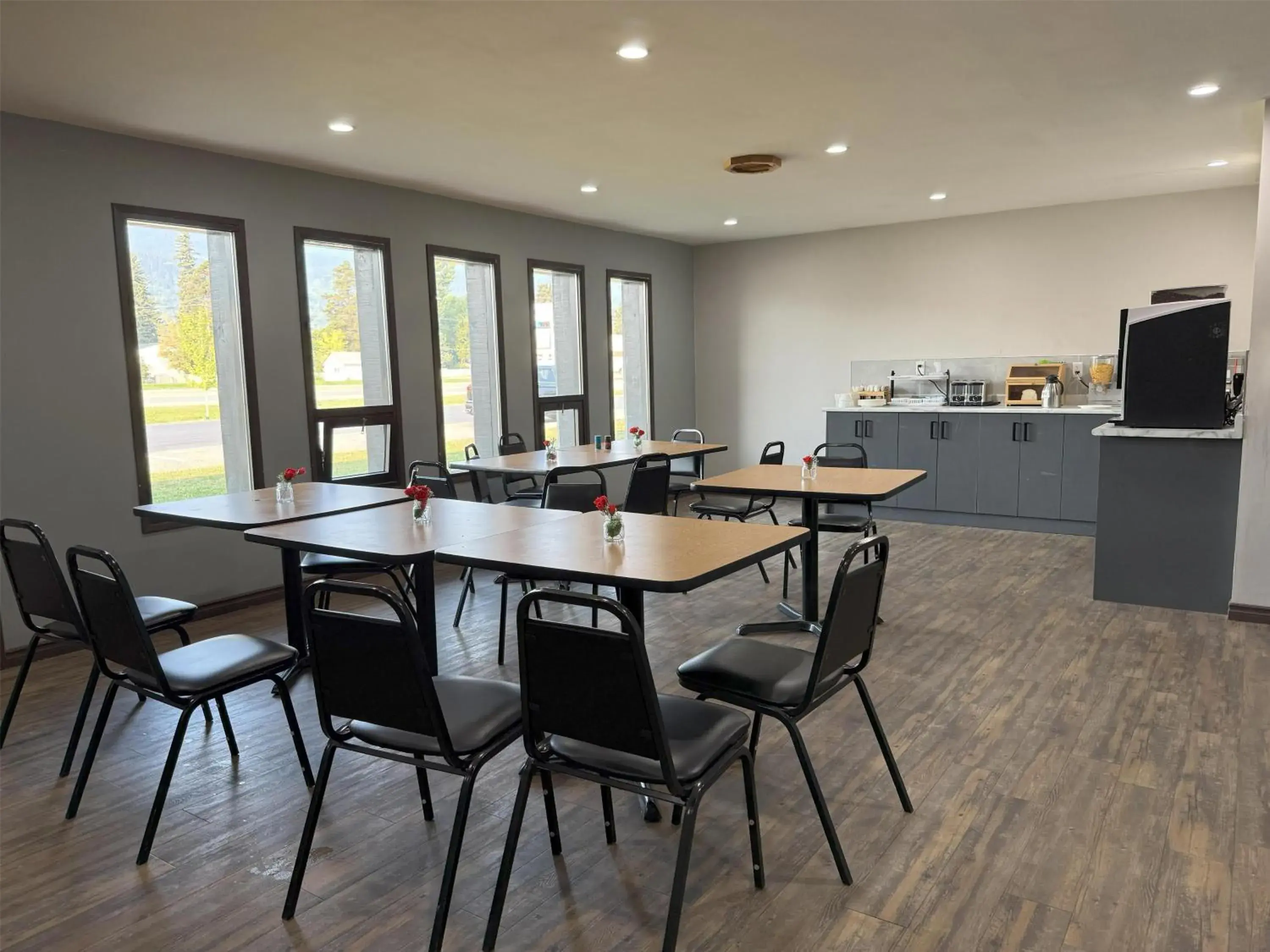 Breakfast in SureStay by Best Western Smithers Breakfast in SureStay by Best Western Smithers