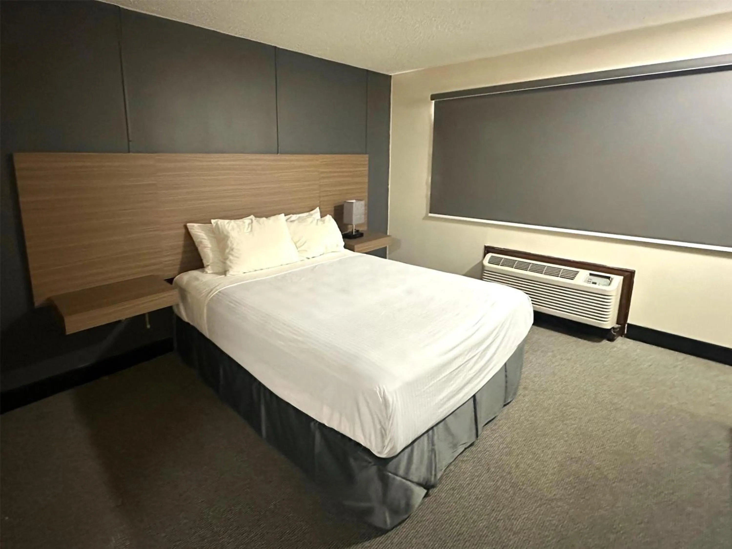 Bedroom, Bed in SureStay by Best Western Smithers