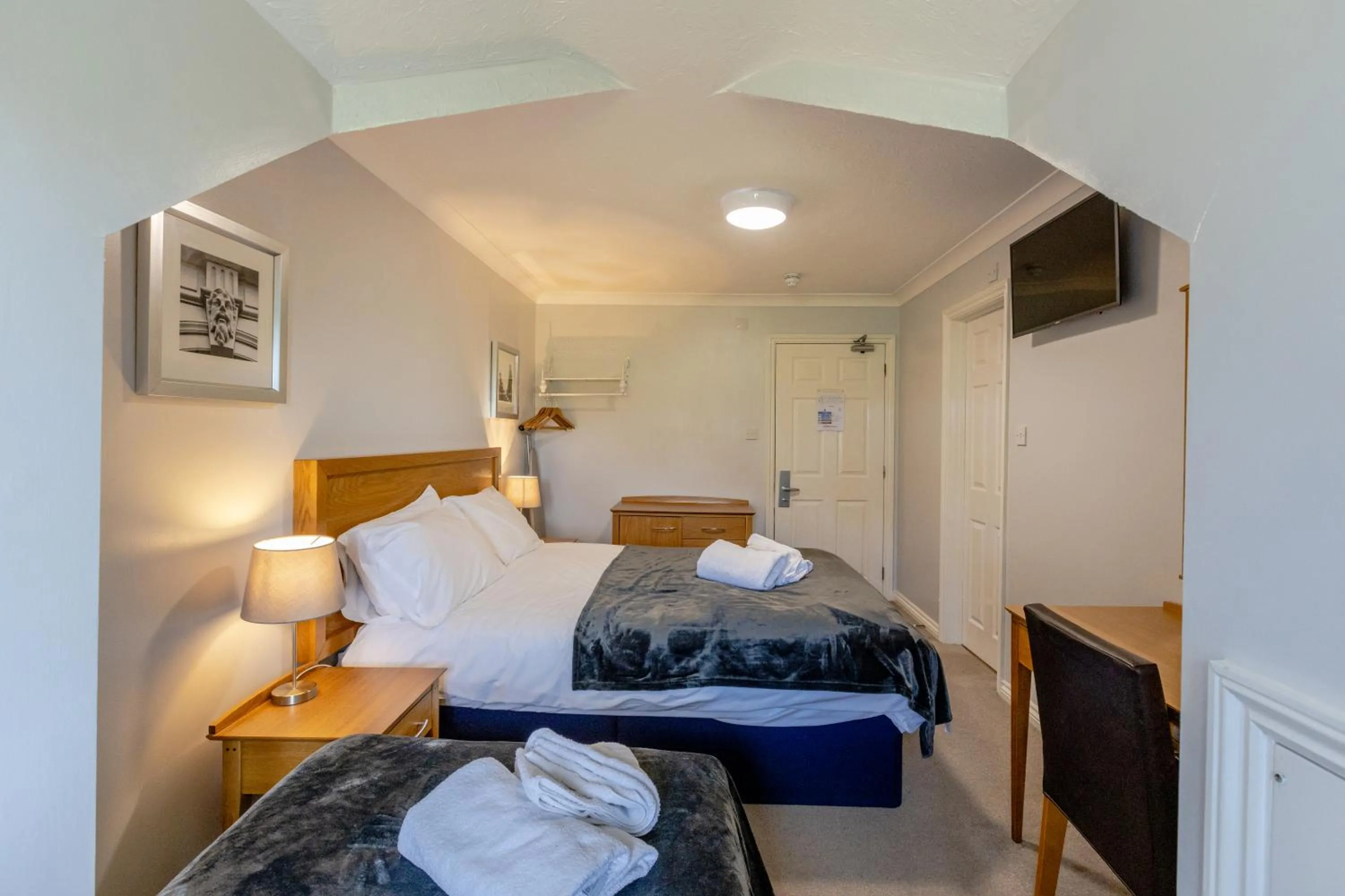 Bedroom, Bed in The Angel Hotel