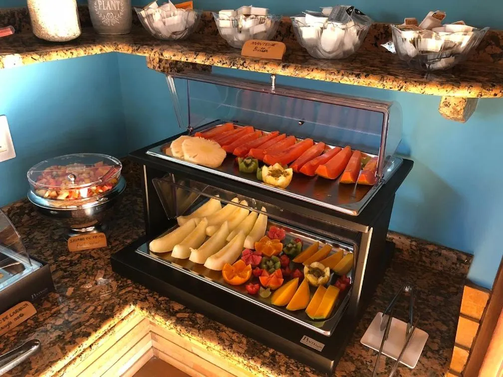 Buffet breakfast in Pousada Windjeri