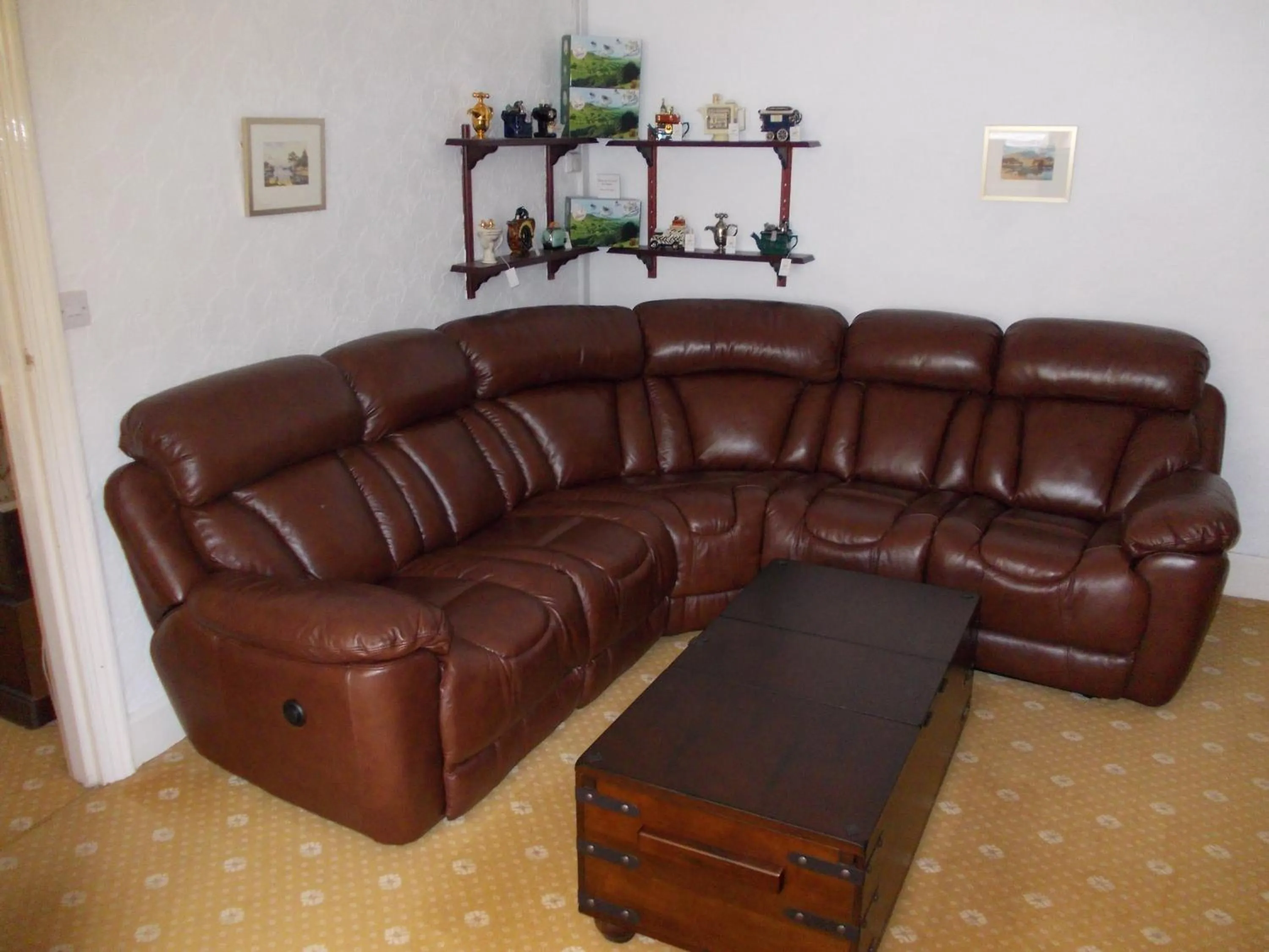 Lounge or bar in Landing Cottage Guest House