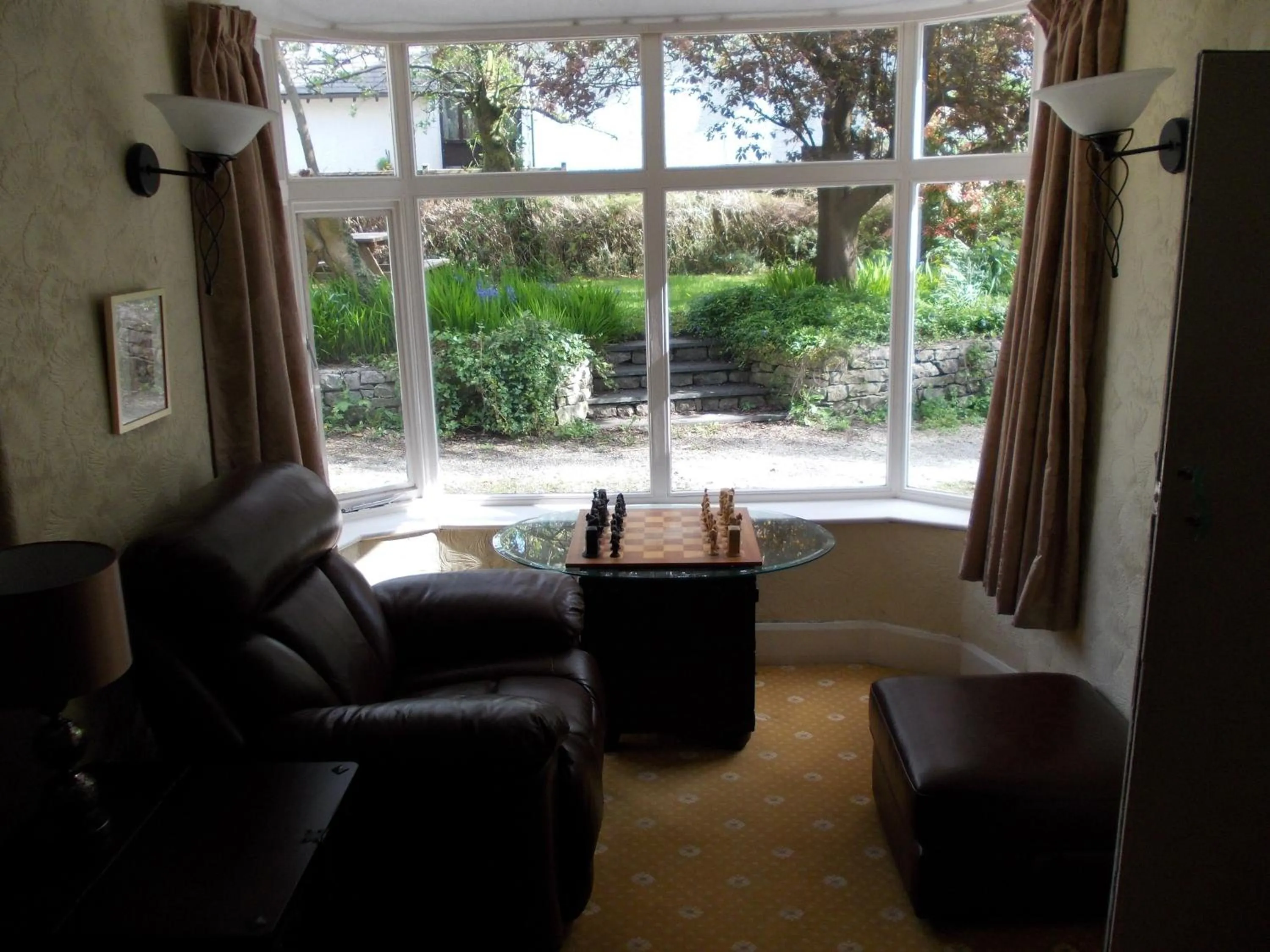 Lounge or bar in Landing Cottage Guest House