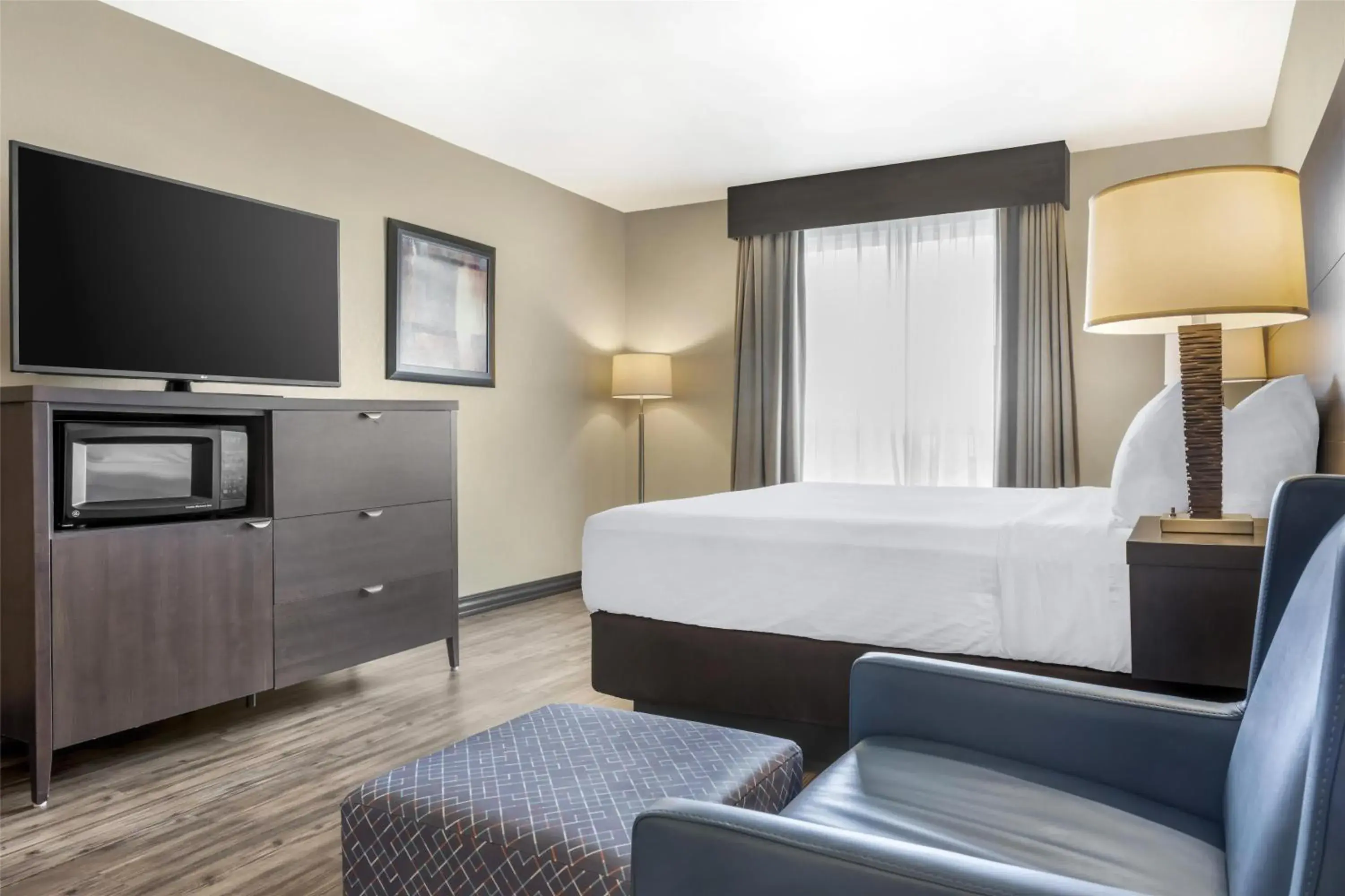 Bedroom, Bed in BEST WESTERN PLUS Saint John Hotel & Suites Bedroom, Bed in BEST WESTERN PLUS Saint John Hotel & Suites
