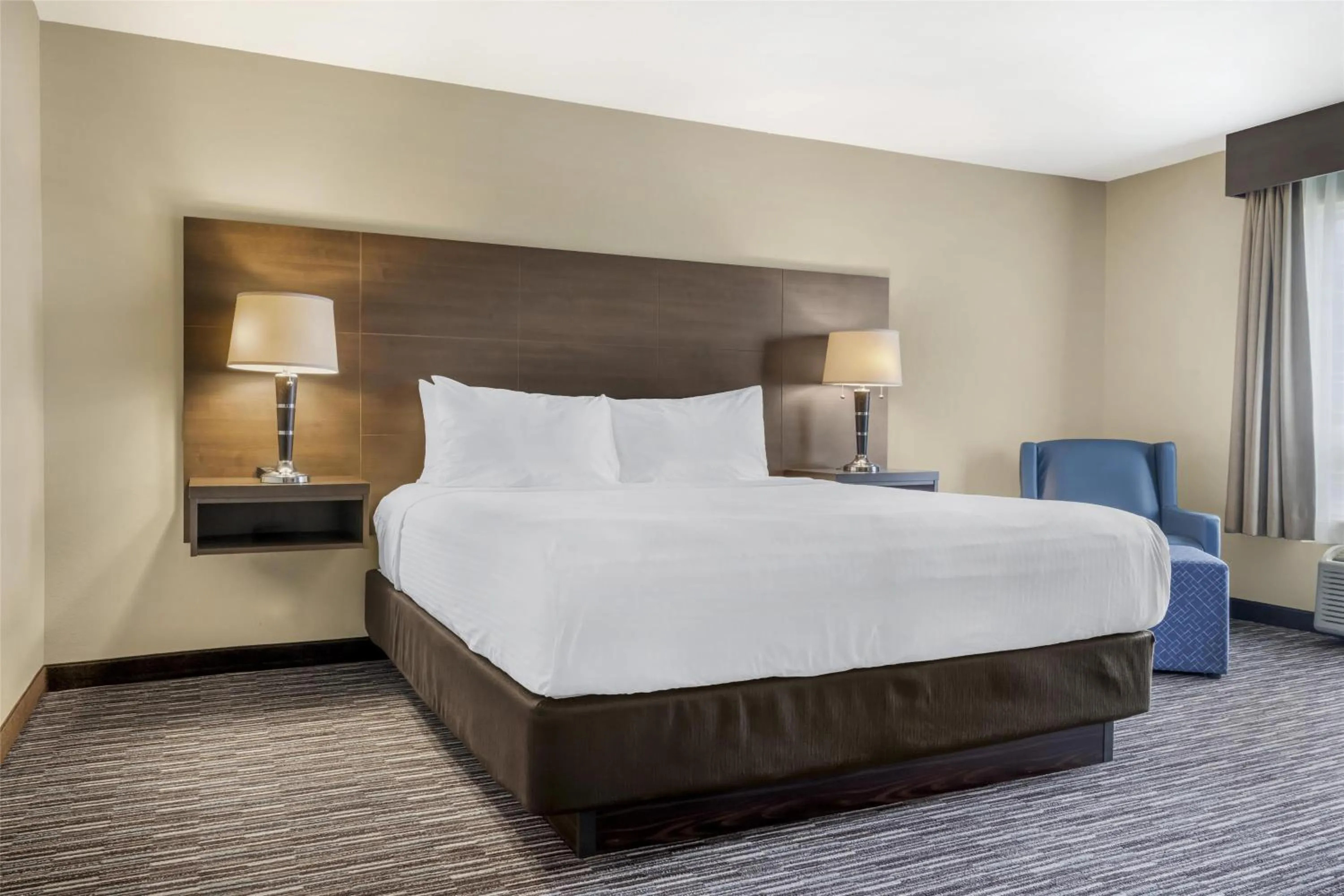 Bedroom, Bed in BEST WESTERN PLUS Saint John Hotel & Suites