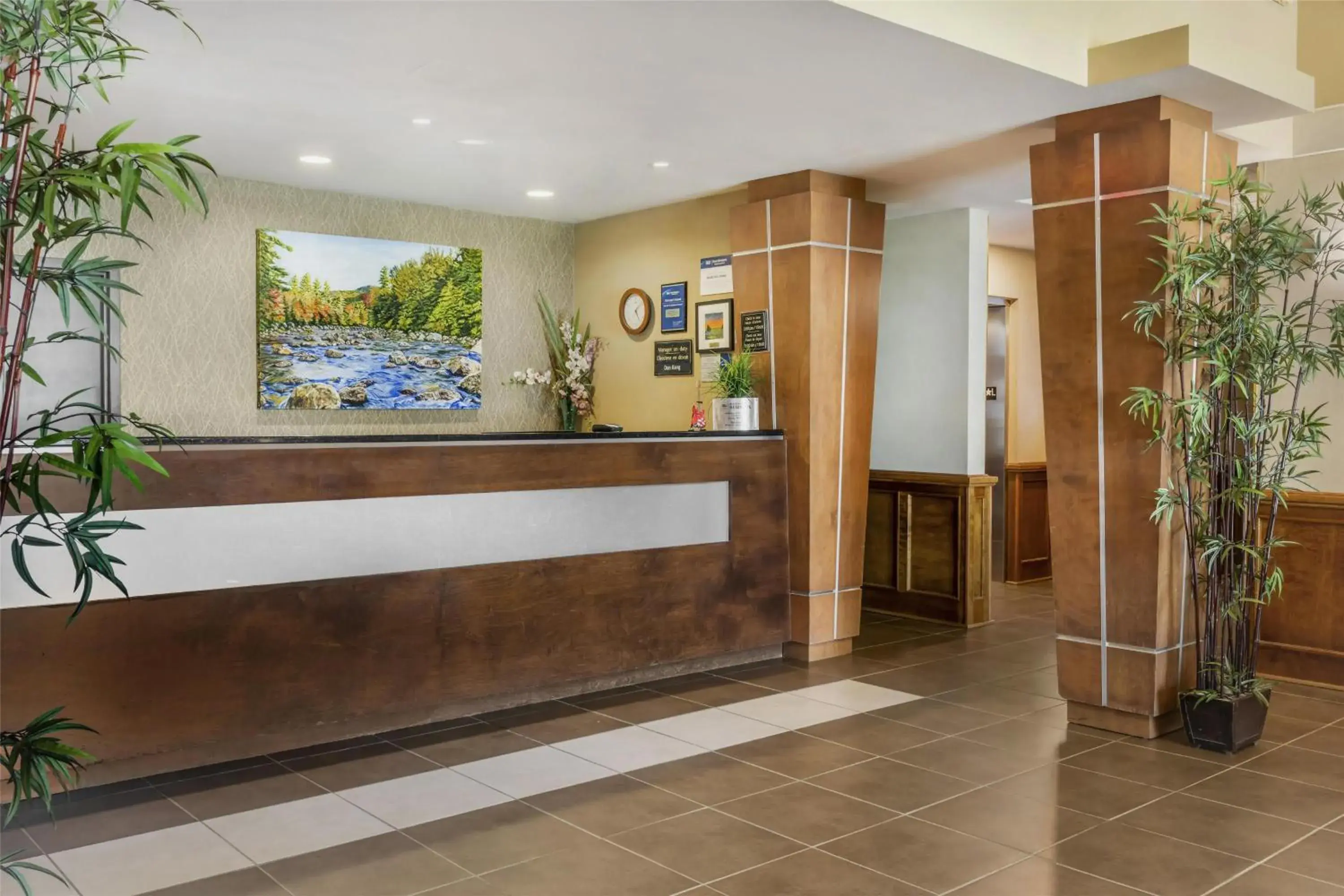 Lobby or reception in BEST WESTERN PLUS Saint John Hotel & Suites Lobby or reception in BEST WESTERN PLUS Saint John Hotel & Suites
