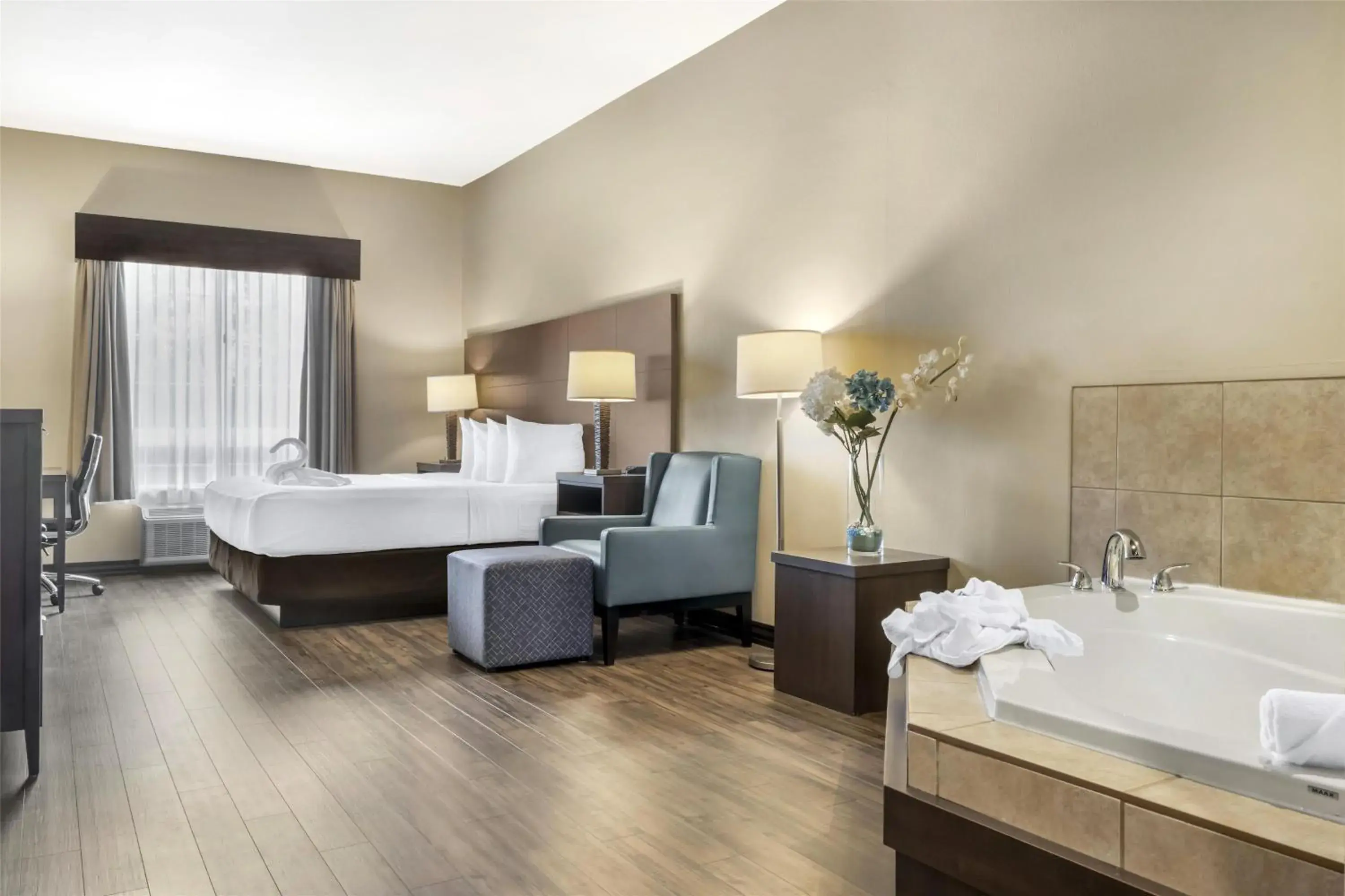 Bedroom, Bed in BEST WESTERN PLUS Saint John Hotel & Suites Bedroom, Bed in BEST WESTERN PLUS Saint John Hotel & Suites