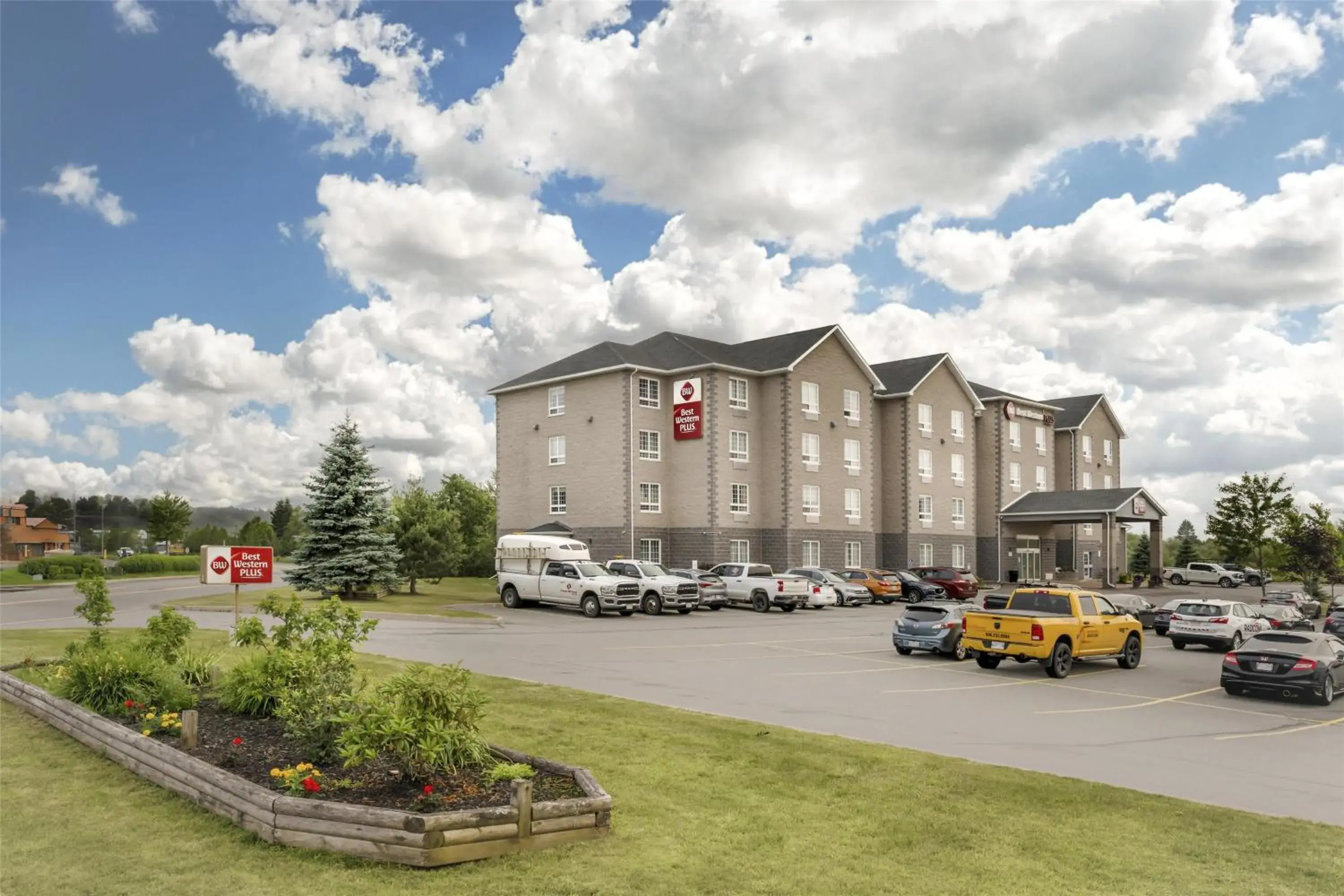 Property building in BEST WESTERN PLUS Saint John Hotel & Suites Property building in BEST WESTERN PLUS Saint John Hotel & Suites