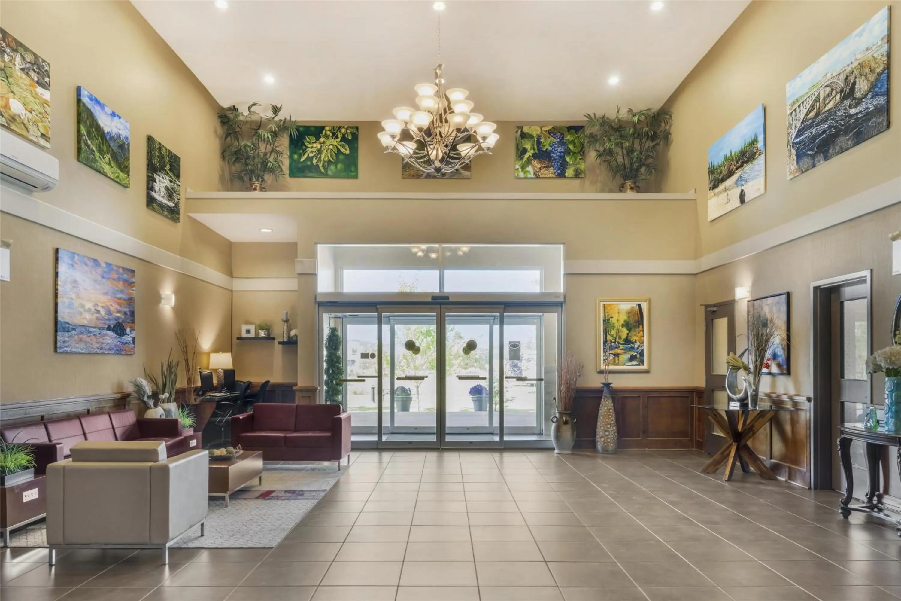 Lobby or reception in BEST WESTERN PLUS Saint John Hotel & Suites