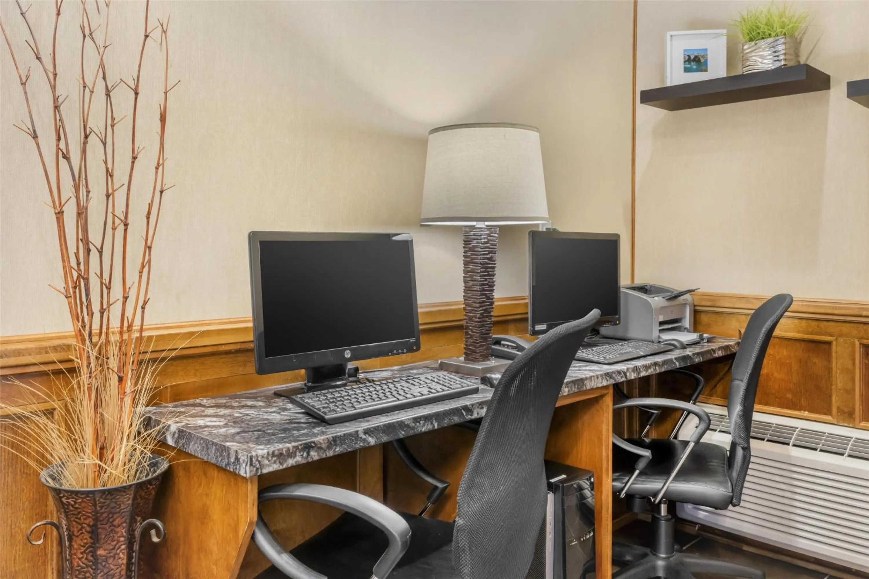 Business facilities in BEST WESTERN PLUS Saint John Hotel & Suites