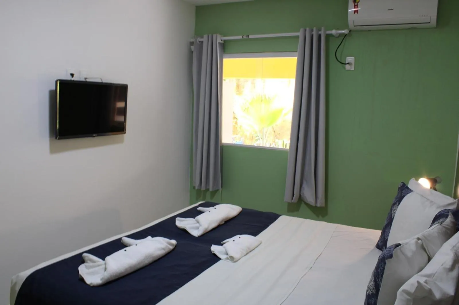 Photo of the whole room, Bed in Pousada Portomares