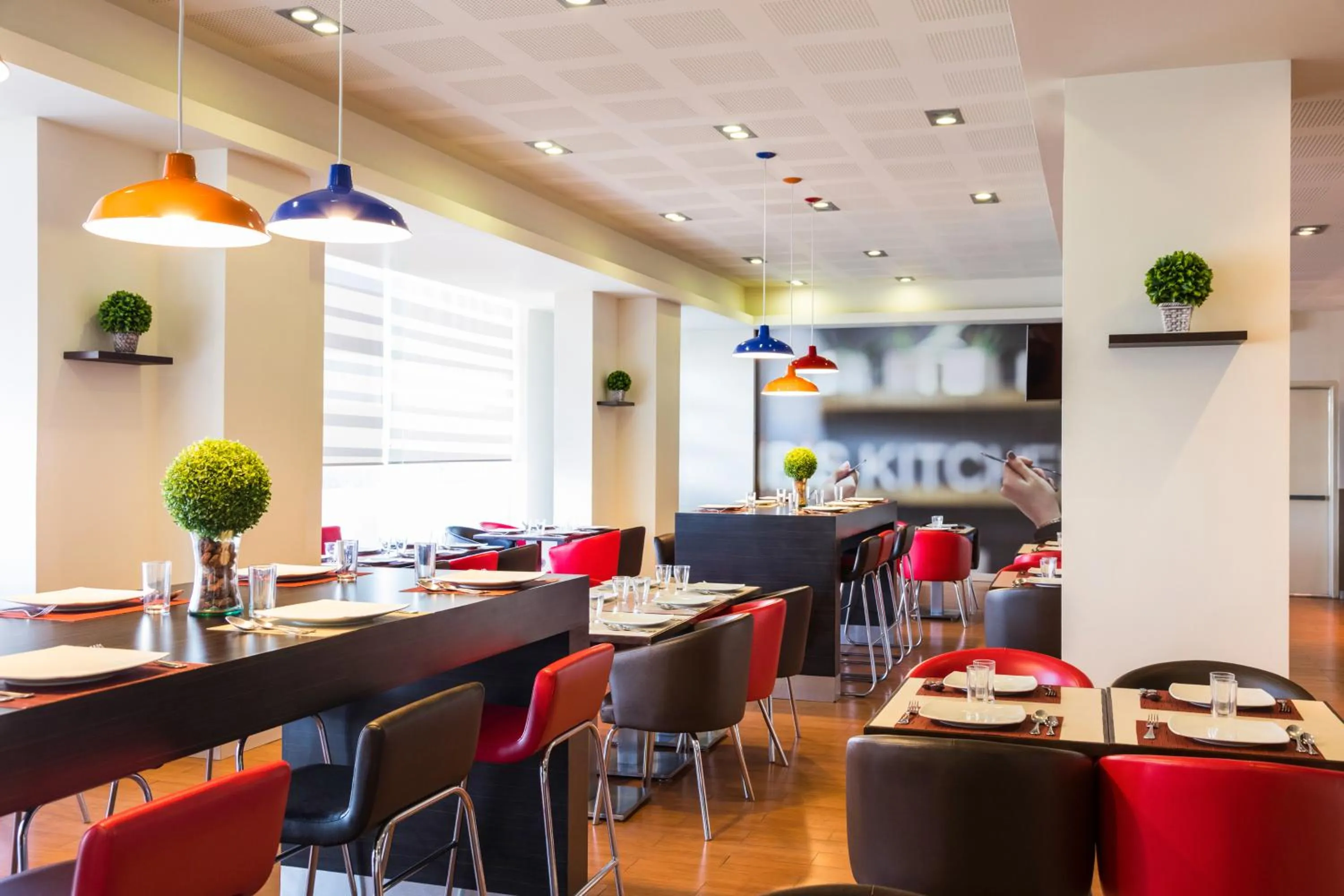 Restaurant/places to eat in Ibis Juarez Consulado