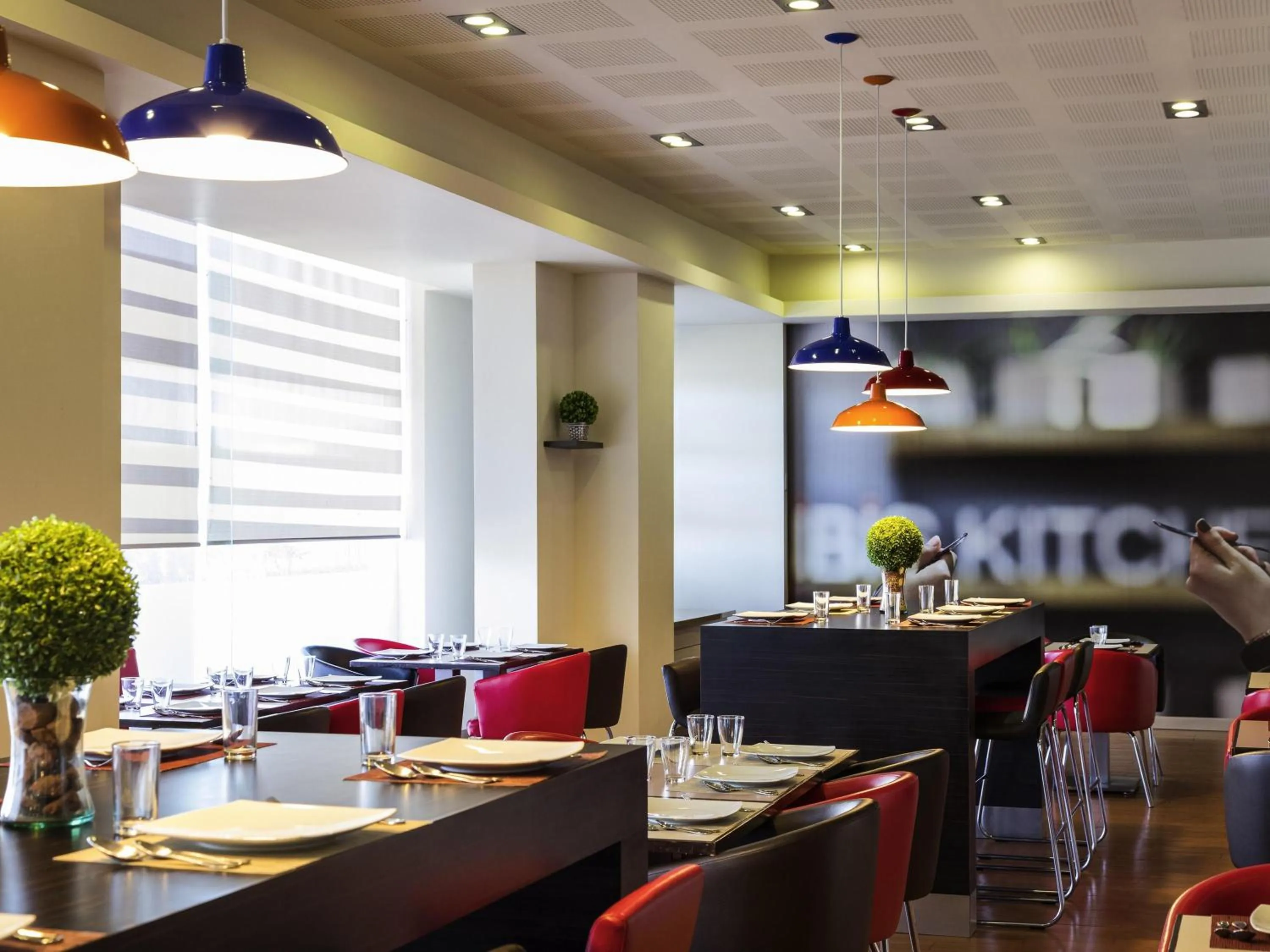 Restaurant/places to eat in Ibis Juarez Consulado