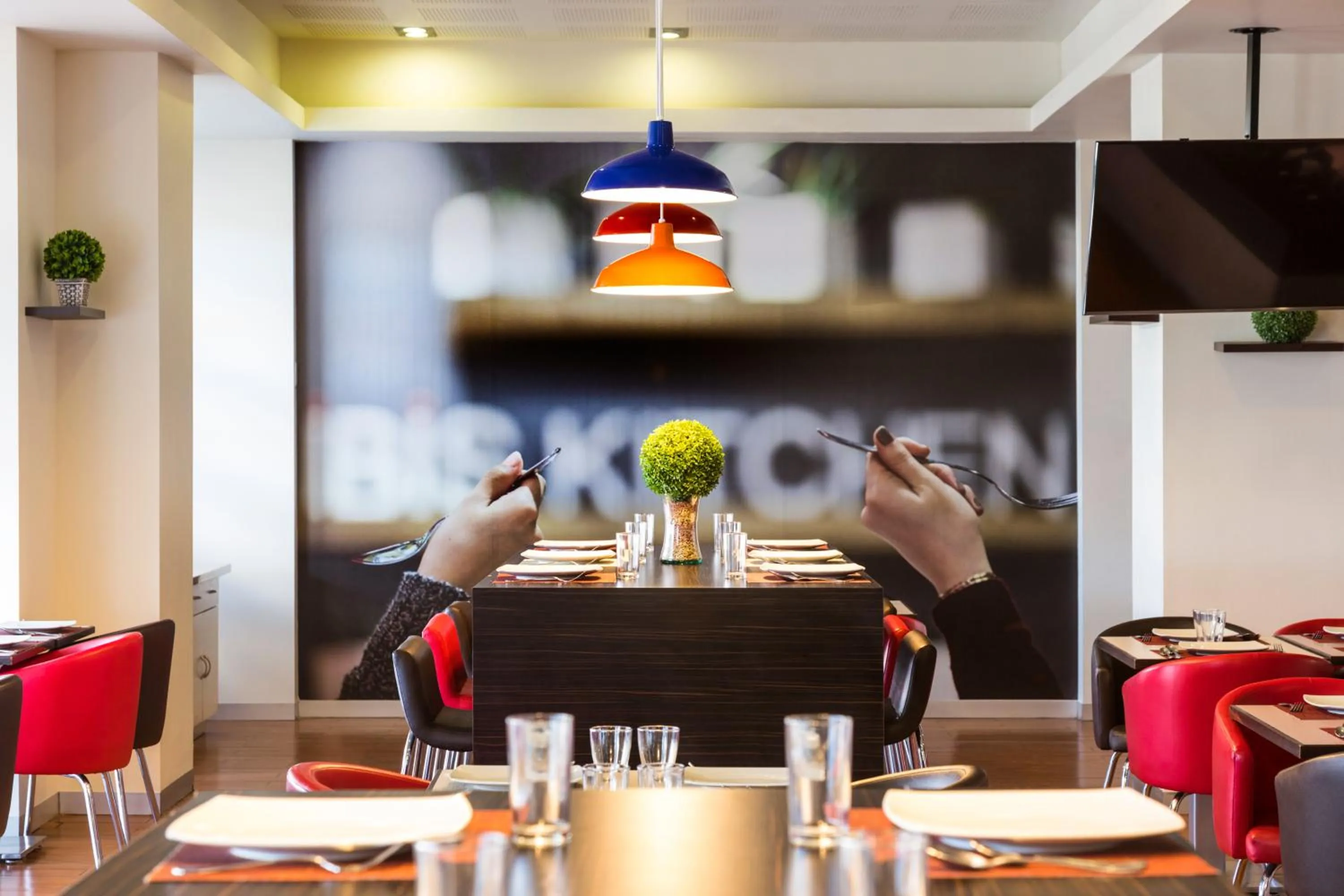 Restaurant/places to eat in Ibis Juarez Consulado