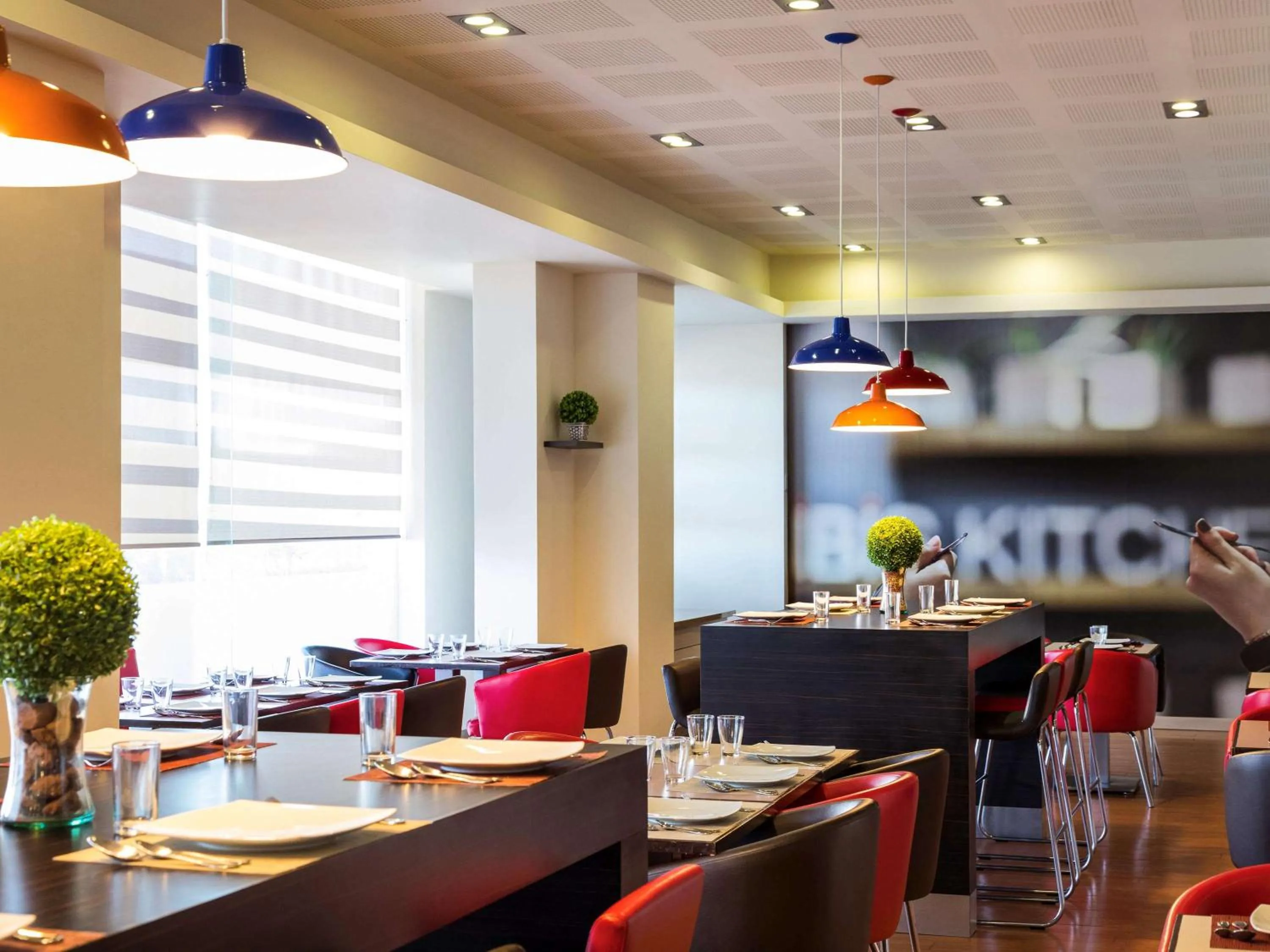 Restaurant/places to eat in Ibis Juarez Consulado