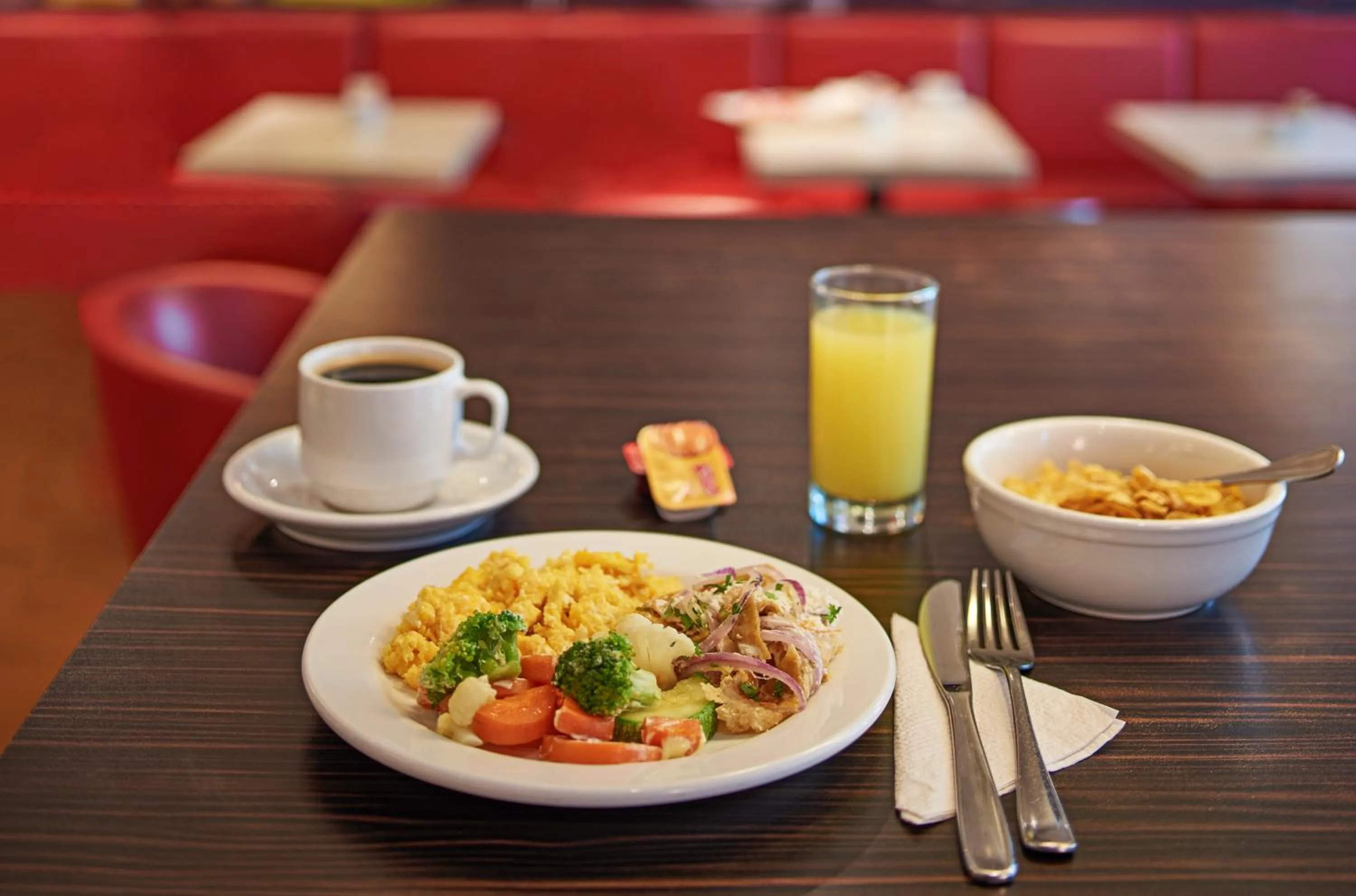 Breakfast in Ibis Juarez Consulado