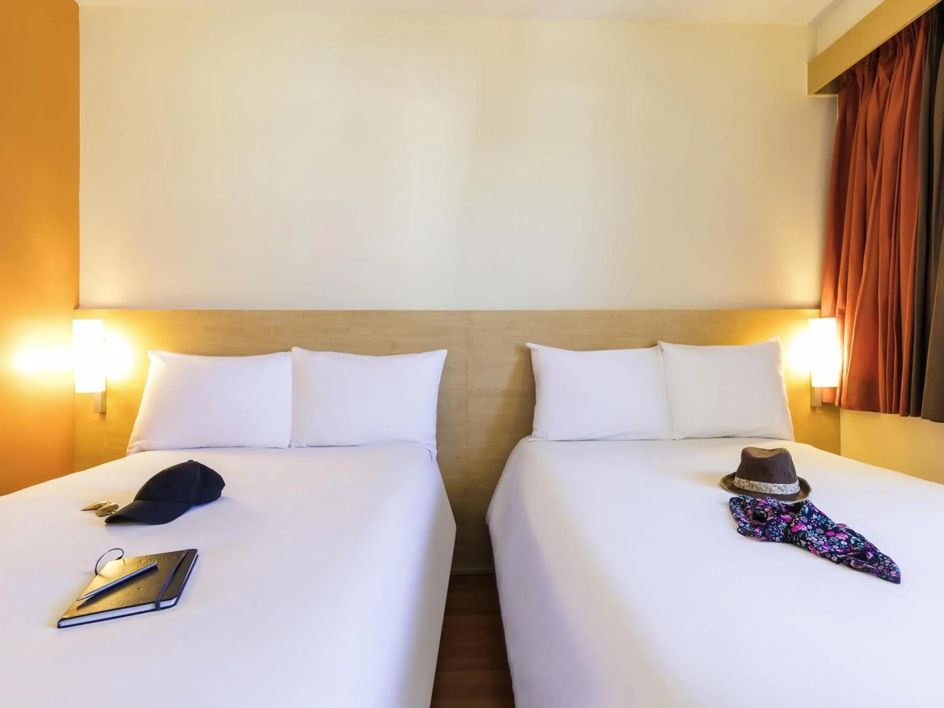 Bedroom, Bed in Ibis Juarez Consulado Bedroom, Bed in Ibis Juarez Consulado