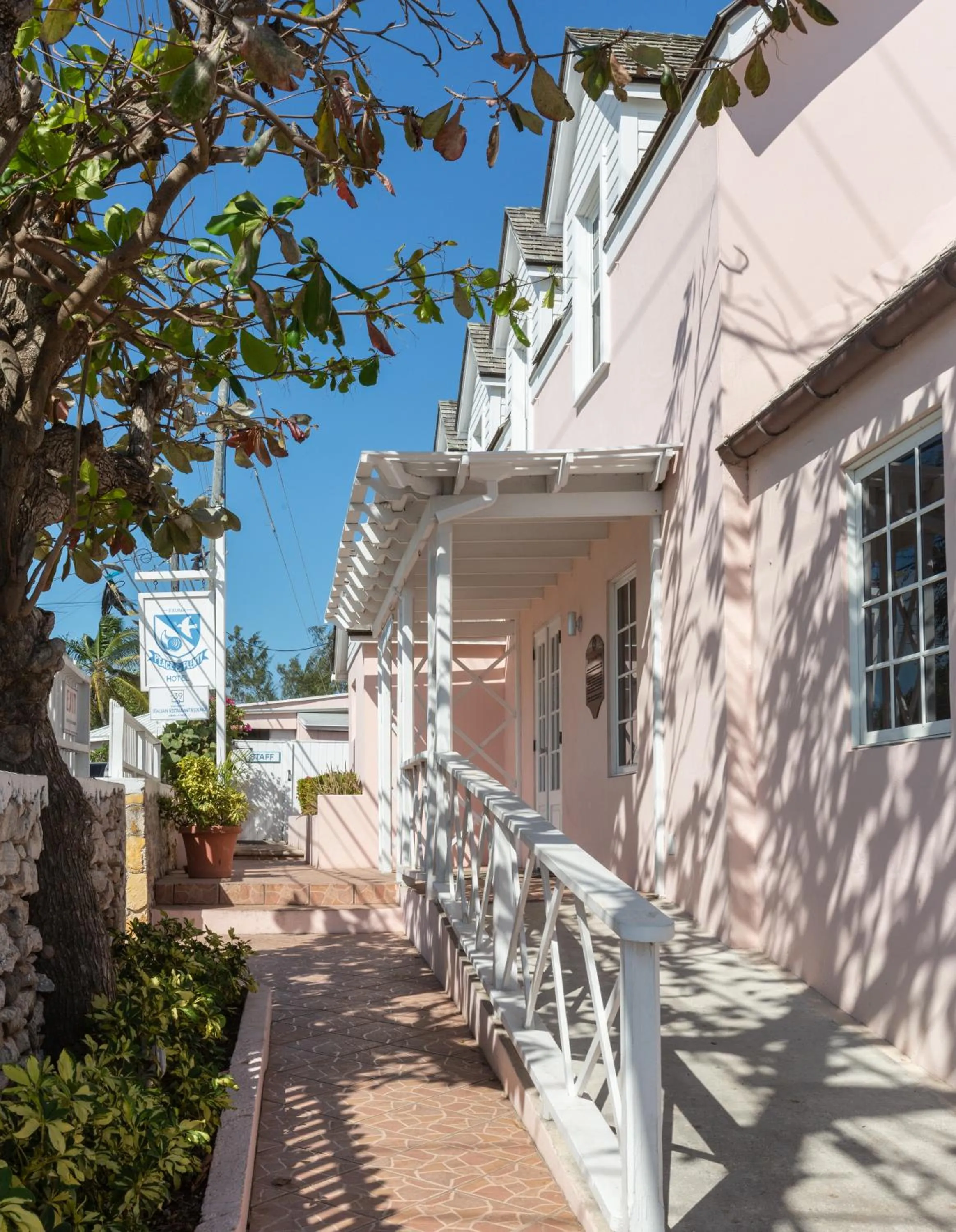 Facade/entrance in Peace and Plenty Resort