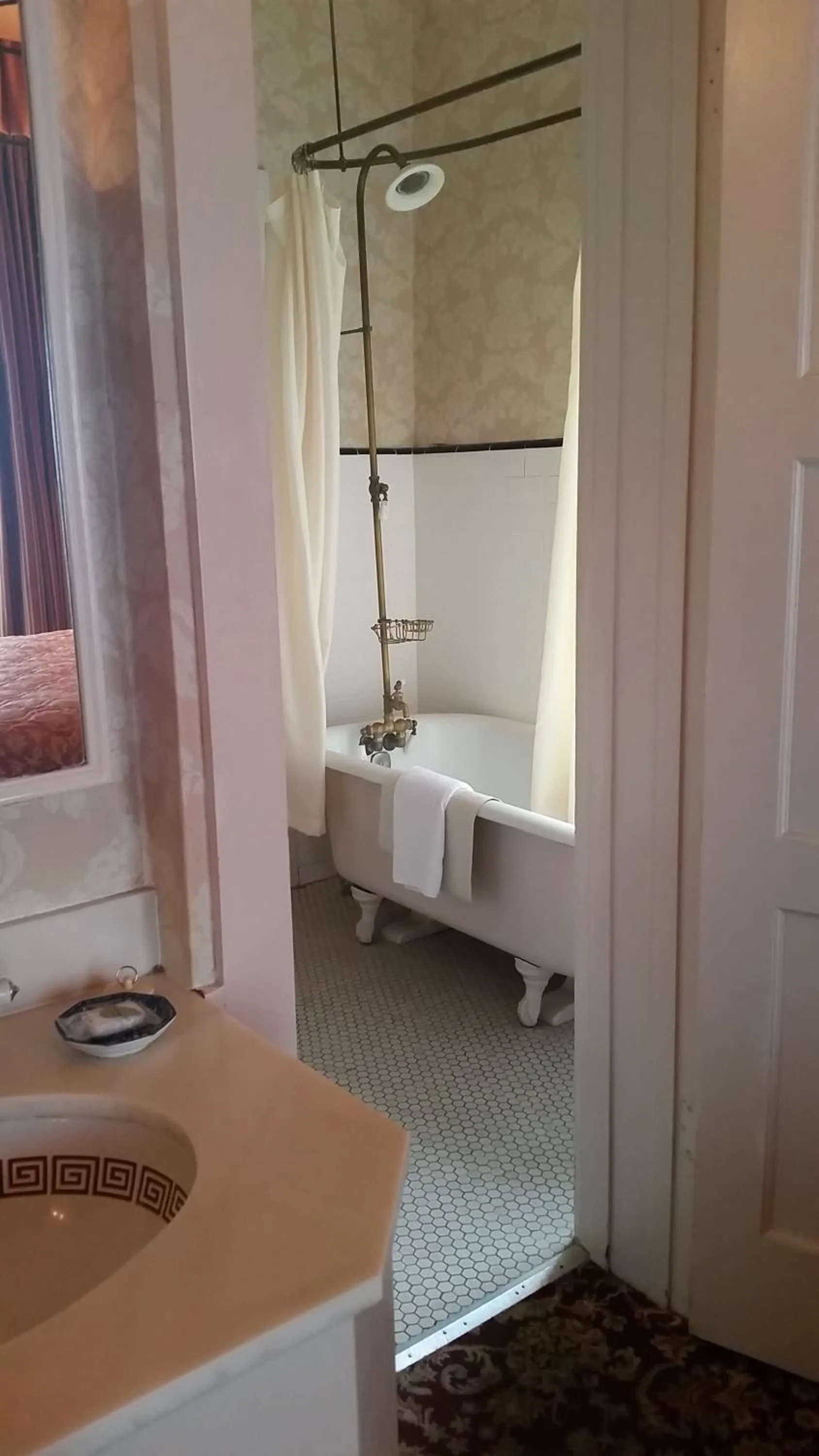 Mendocino Hotel & Garden