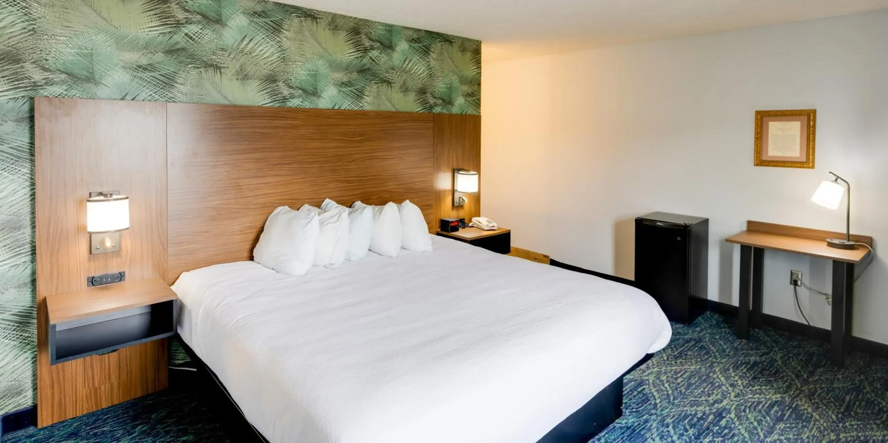 Bedroom, Bed in Park Grove Inn Bedroom, Bed in Park Grove Inn