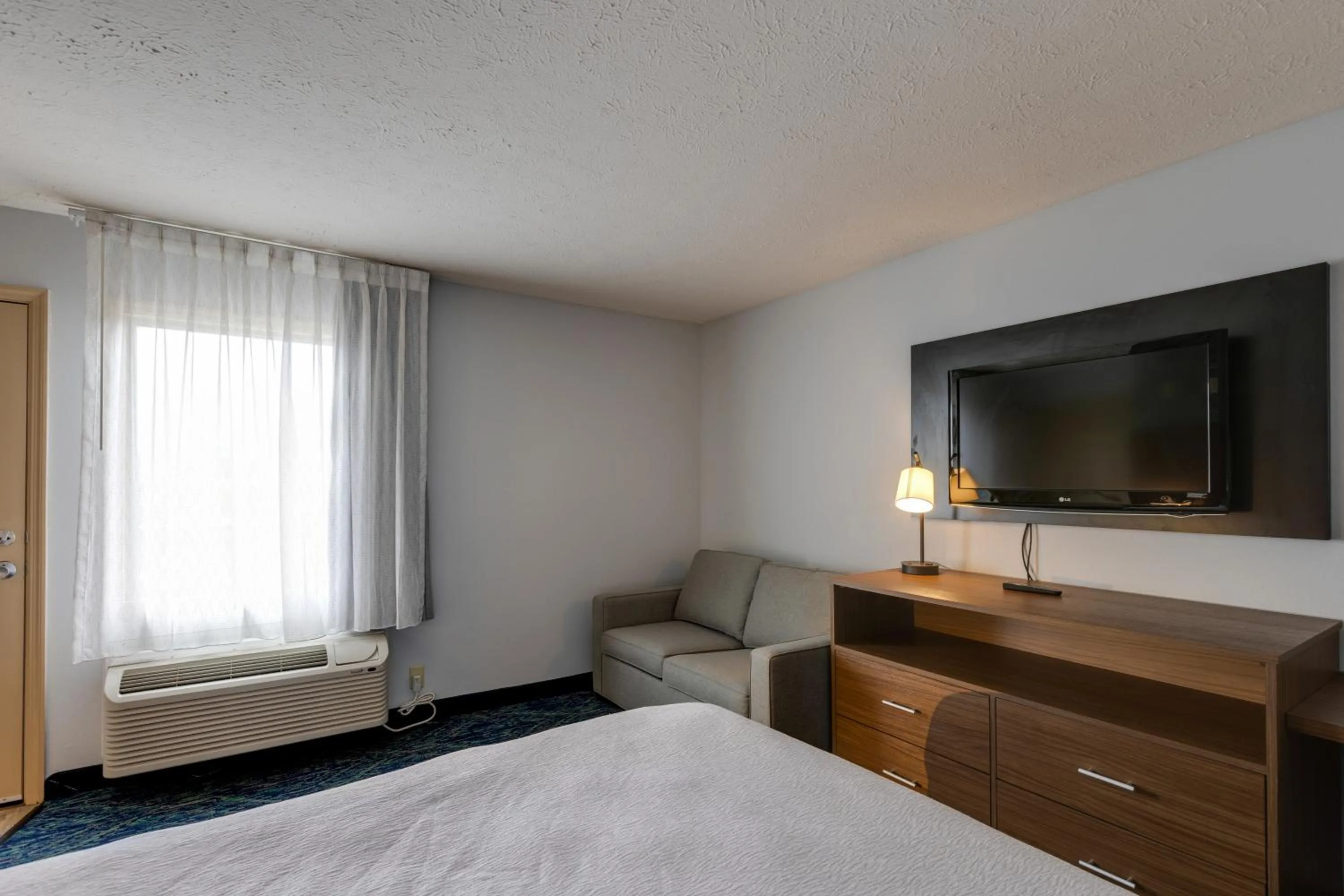 Bedroom, Bed in Park Grove Inn