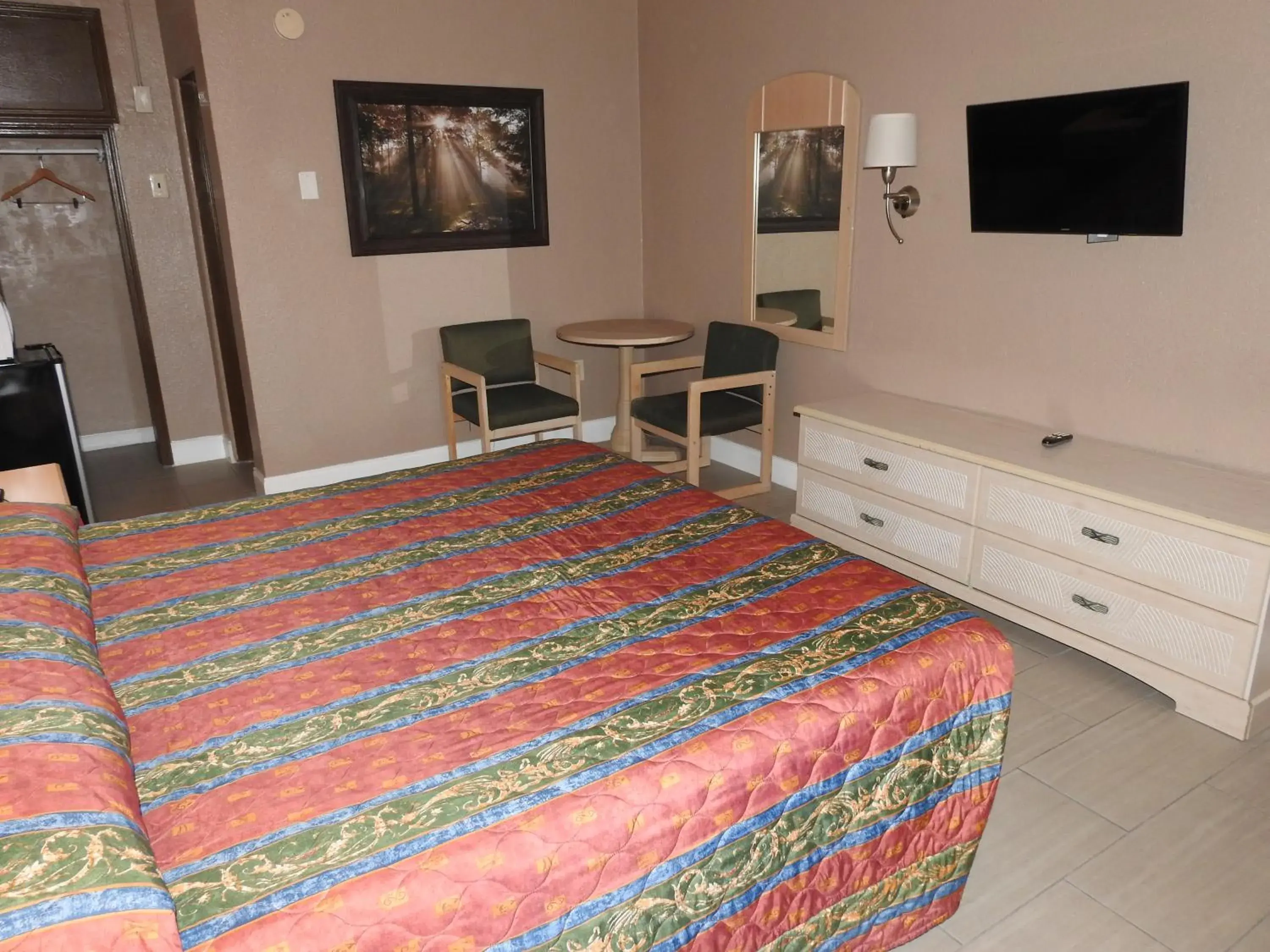 King Room - Non-Smoking in Sunset Inn Historic District St. - St. Augustine King Room - Non-Smoking in Sunset Inn Historic District St. - St. Augustine