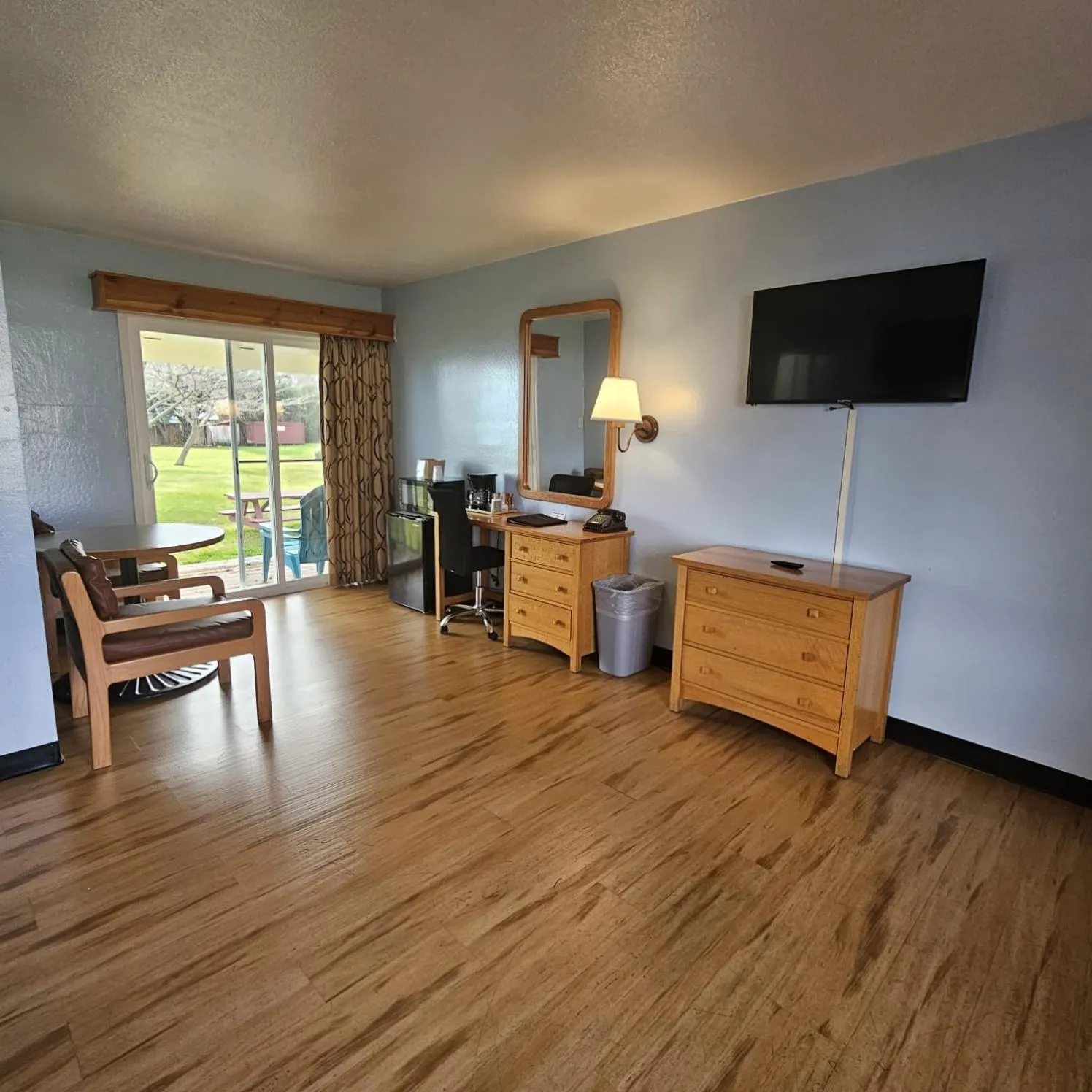 TV and multimedia in Skylark Shores Resort