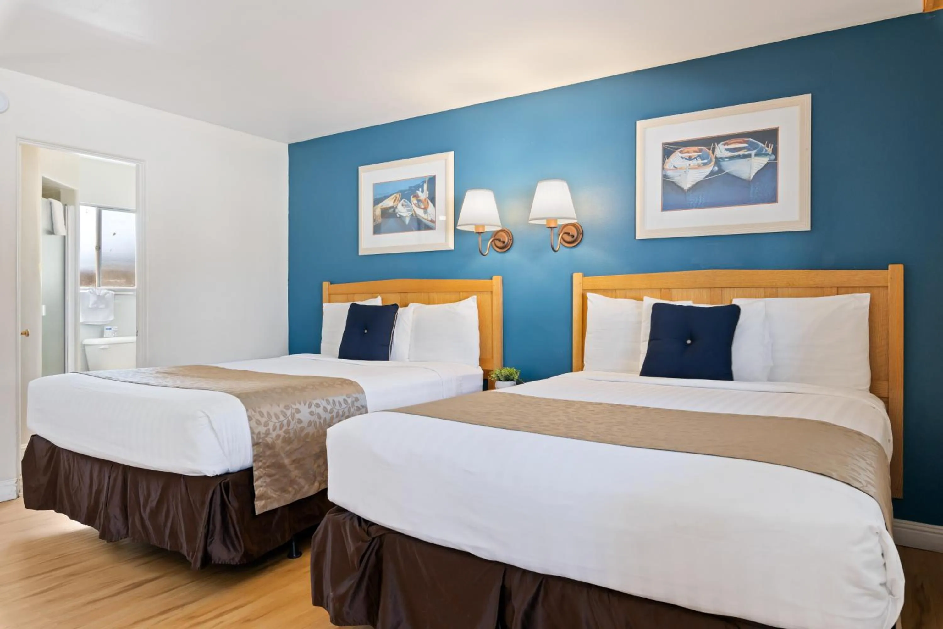 Bedroom, Bed in Skylark Shores Resort