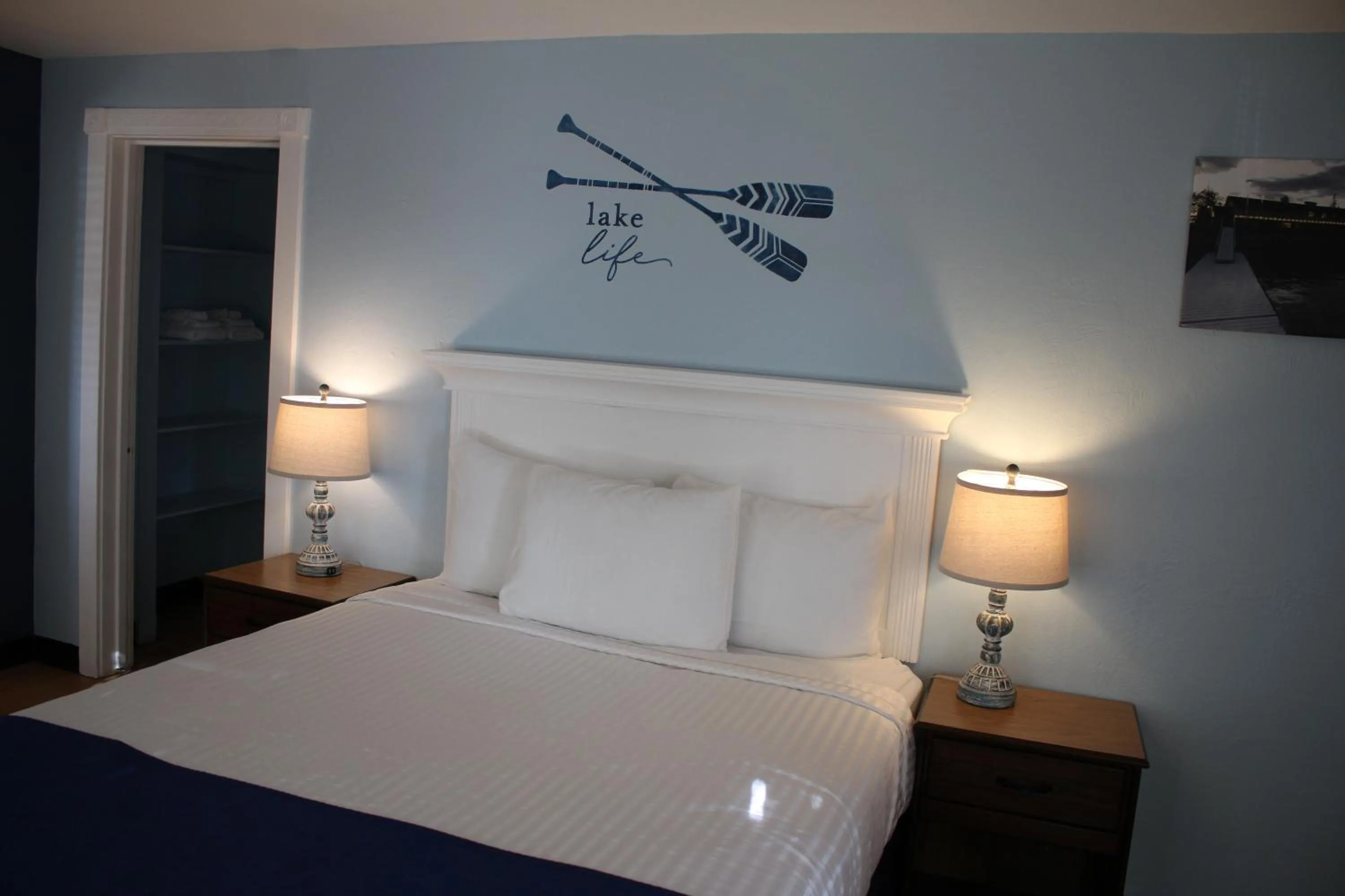 Bedroom, Bed in Skylark Shores Resort