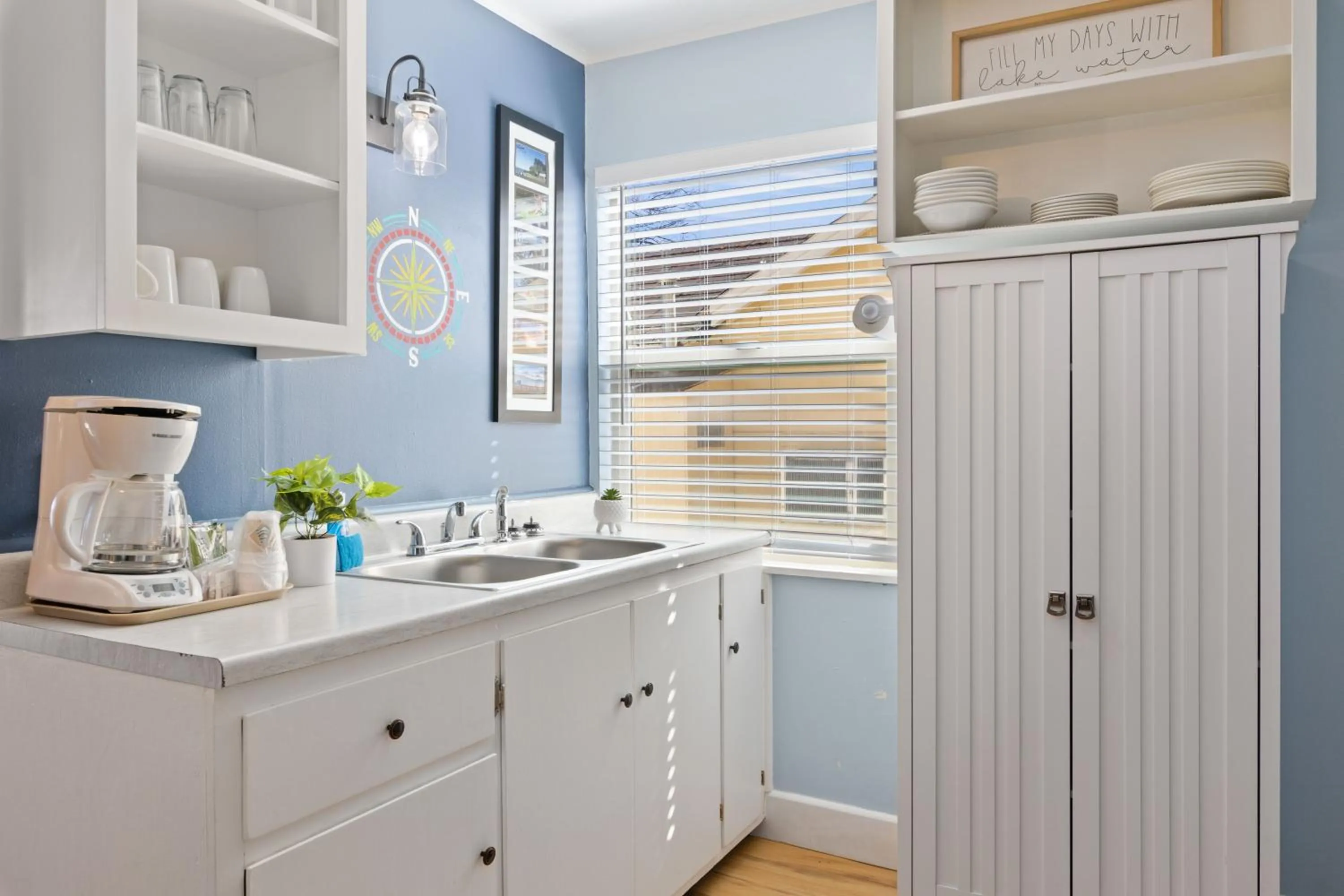 Kitchen or kitchenette in Skylark Shores Resort