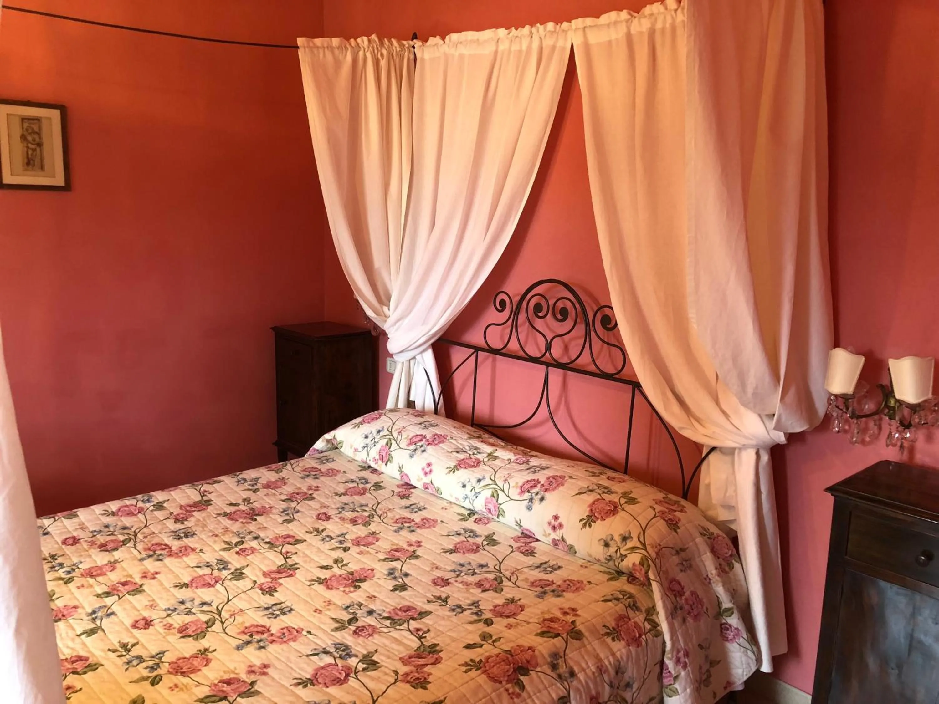 Bed in La Locanda della Vecchia Hosteria