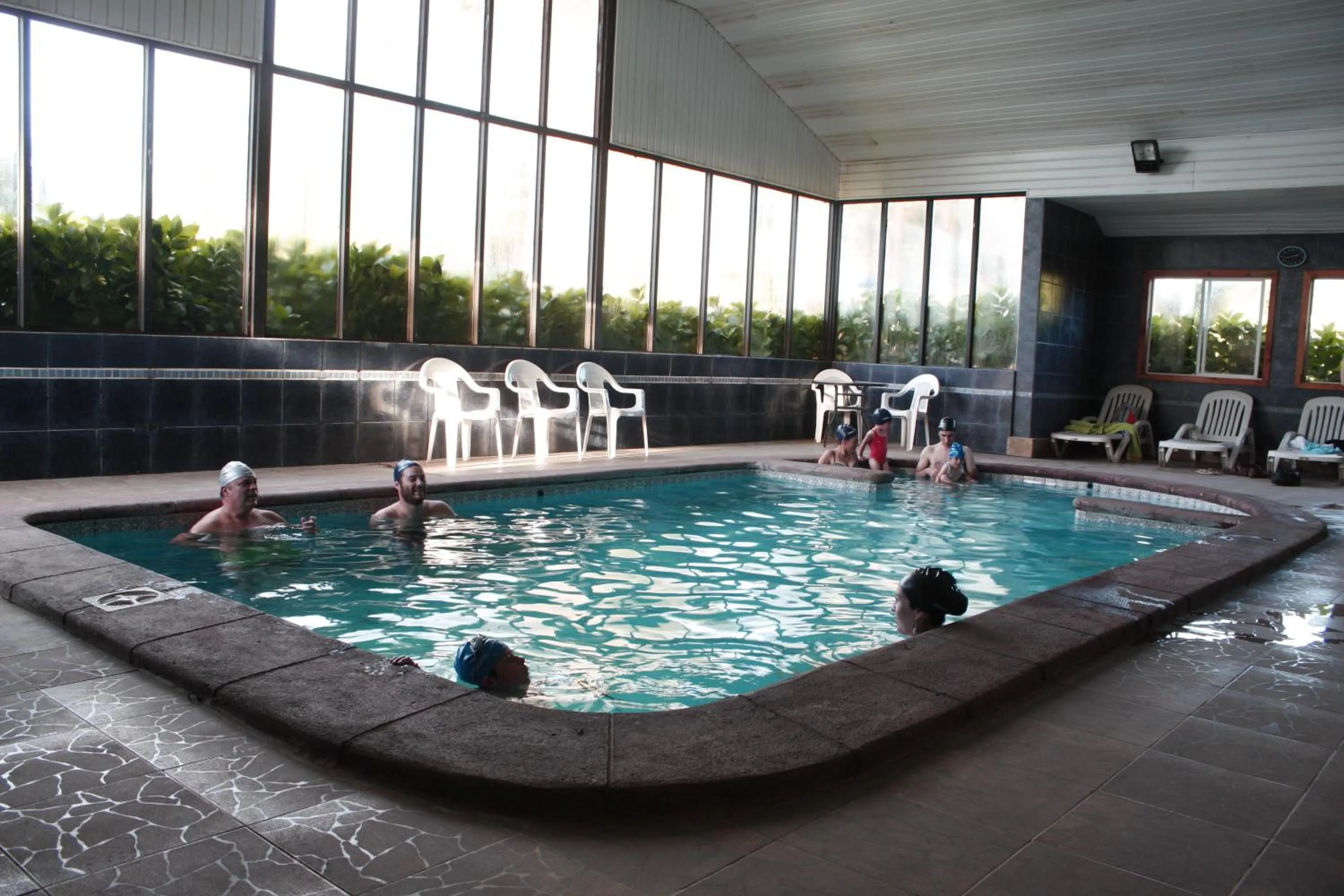 Swimming pool in Hotel Borde Lago