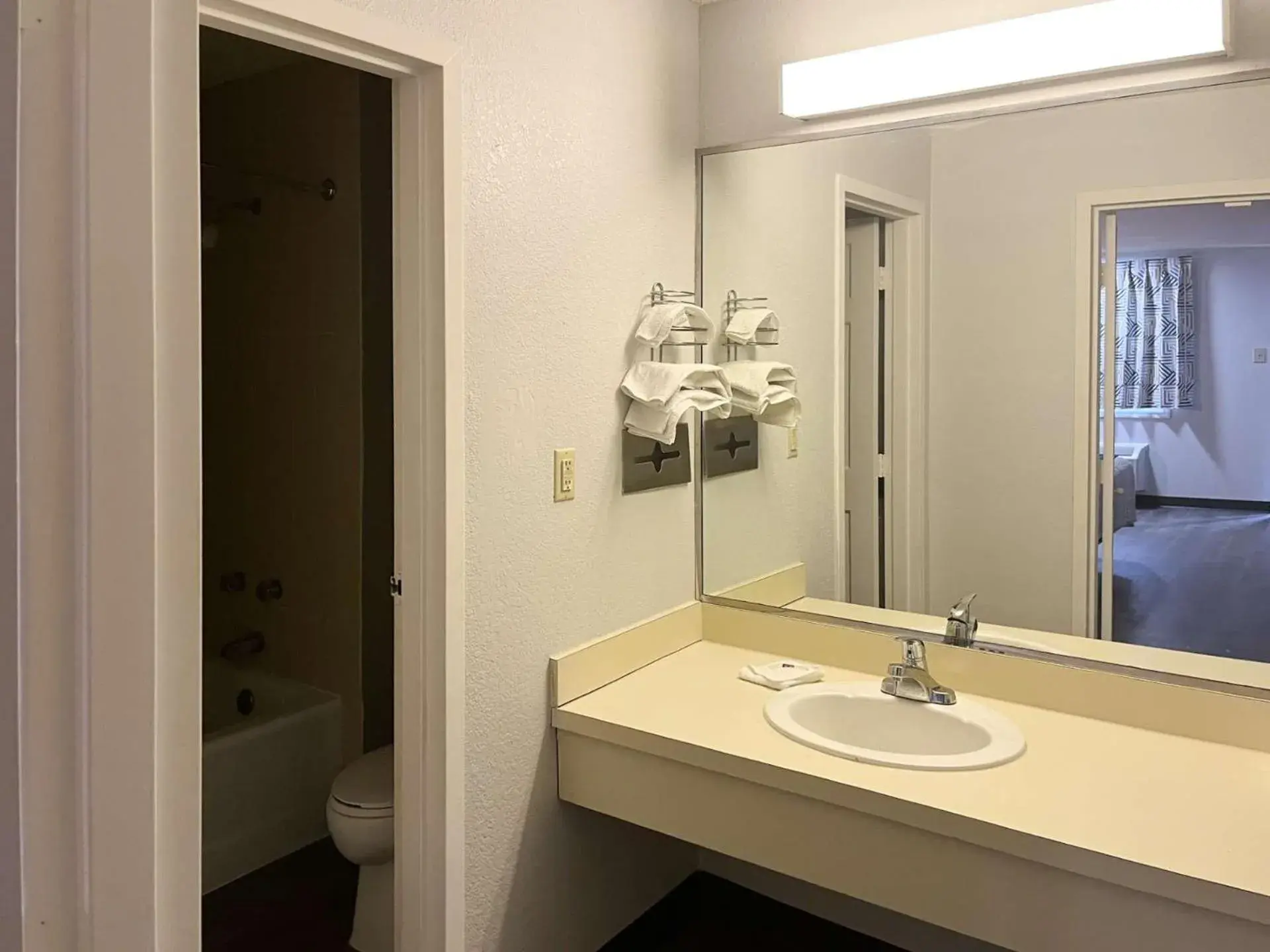 Bathroom in Motel 6 Sandersville, GA