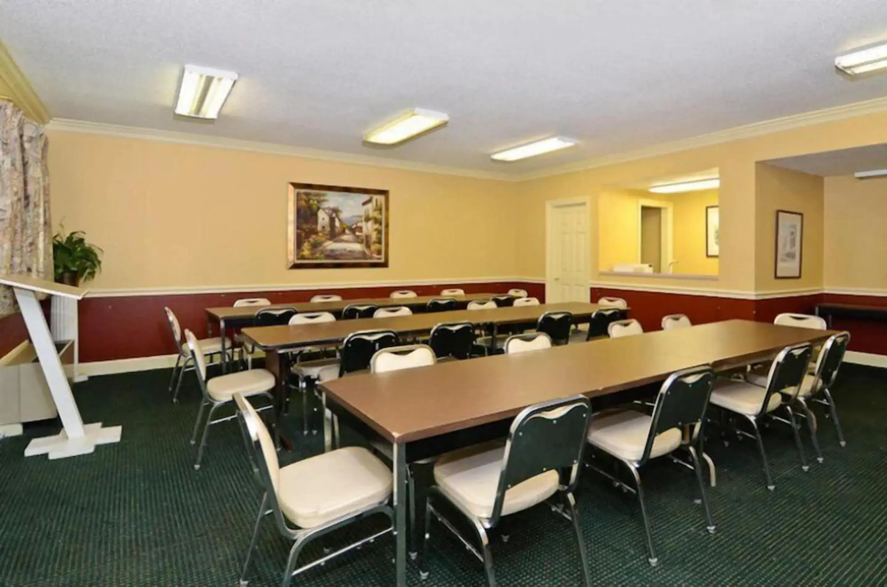 Meeting/conference room in Motel 6 Sandersville, GA Meeting/conference room in Motel 6 Sandersville, GA