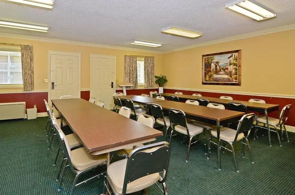 Restaurant/Places to Eat in Motel 6 Sandersville, GA