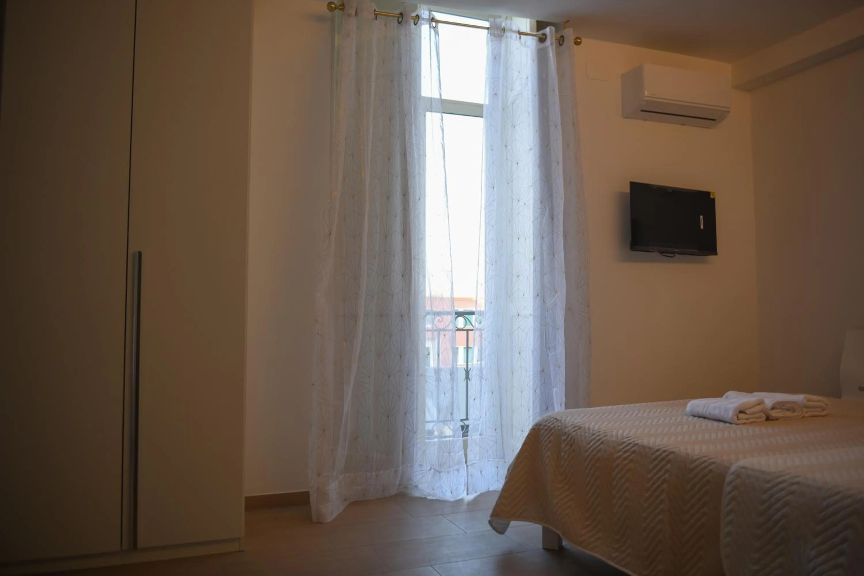 Bedroom, Bed in Napoli Central Gate