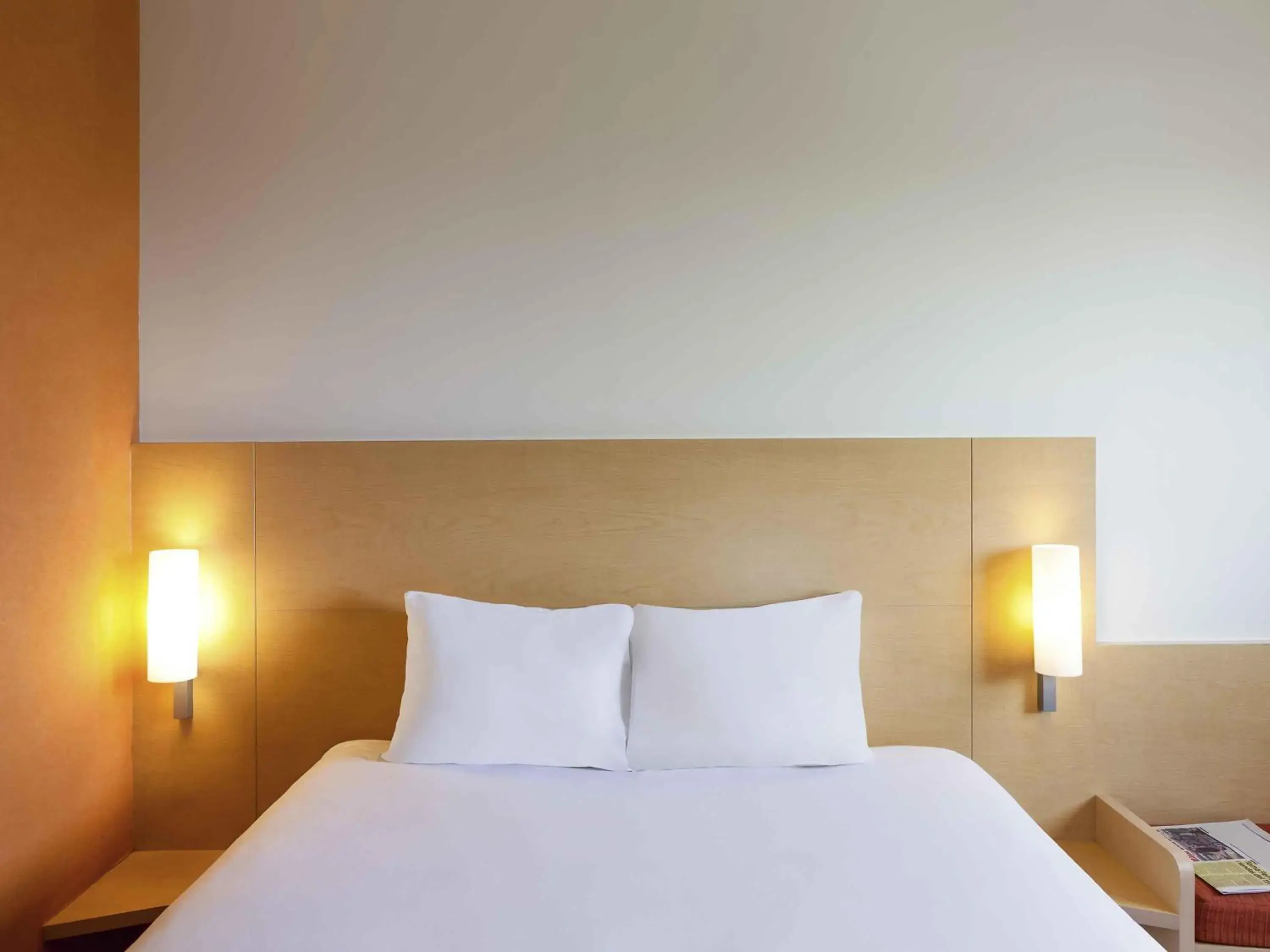 Bedroom, Bed in Ibis Hermosillo Bedroom, Bed in Ibis Hermosillo