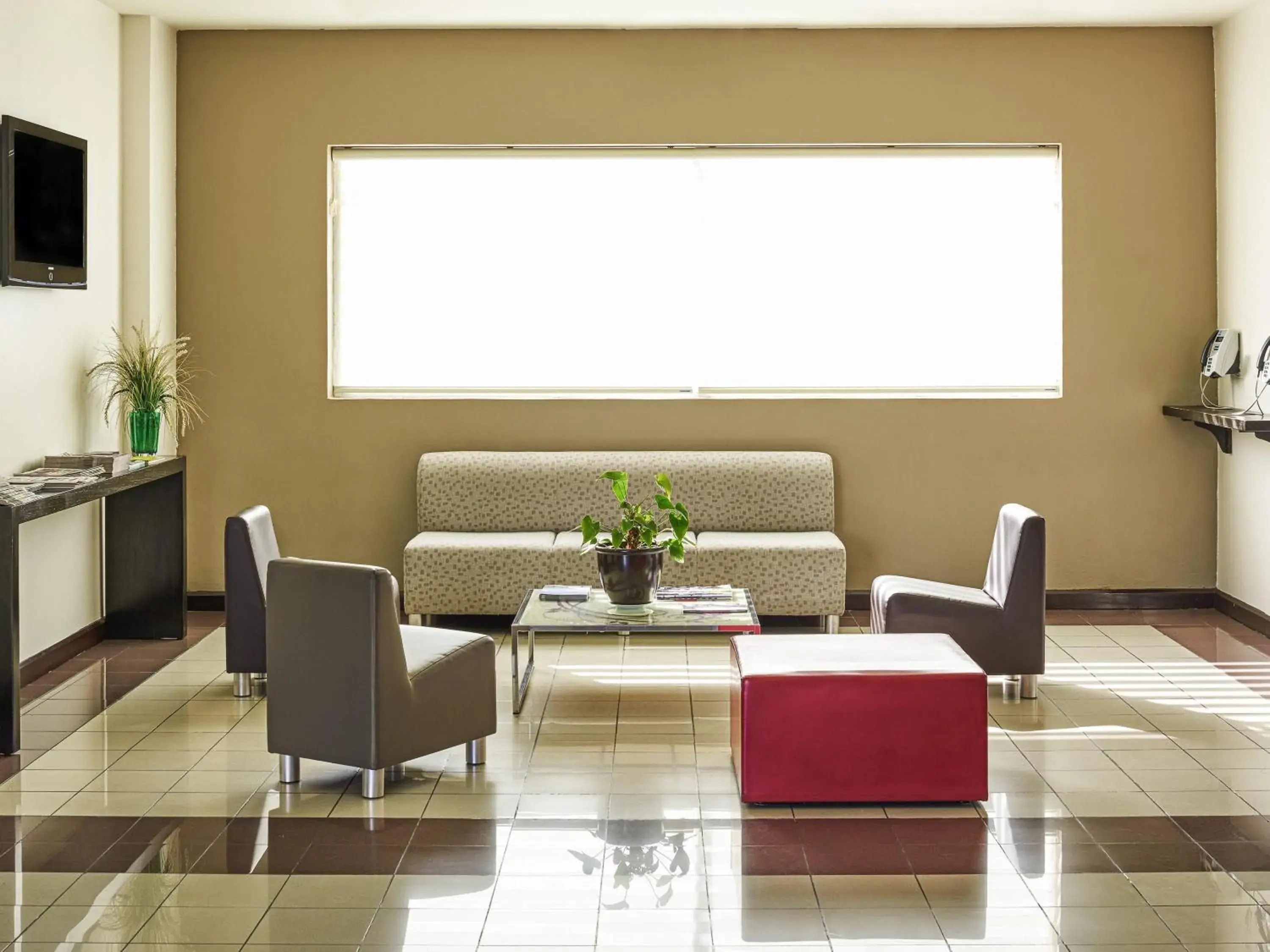 Property building in Ibis Monterrey Valle Property building in Ibis Monterrey Valle