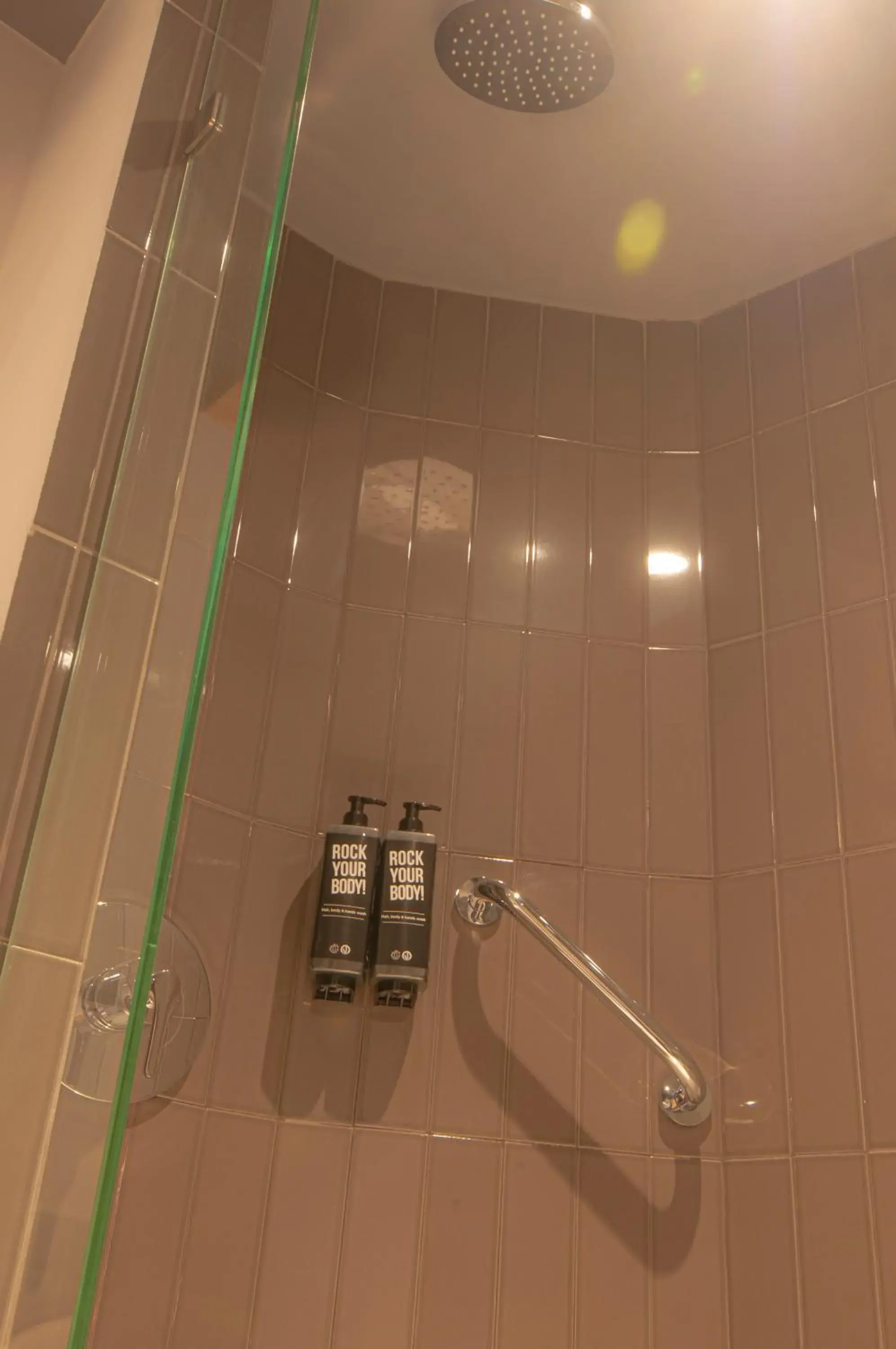 Bathroom in Ibis Monterrey Aeropuerto Bathroom in Ibis Monterrey Aeropuerto